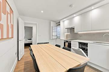 The Magnolia l 3 Bed l Lower Marsh, Waterloo photo 5