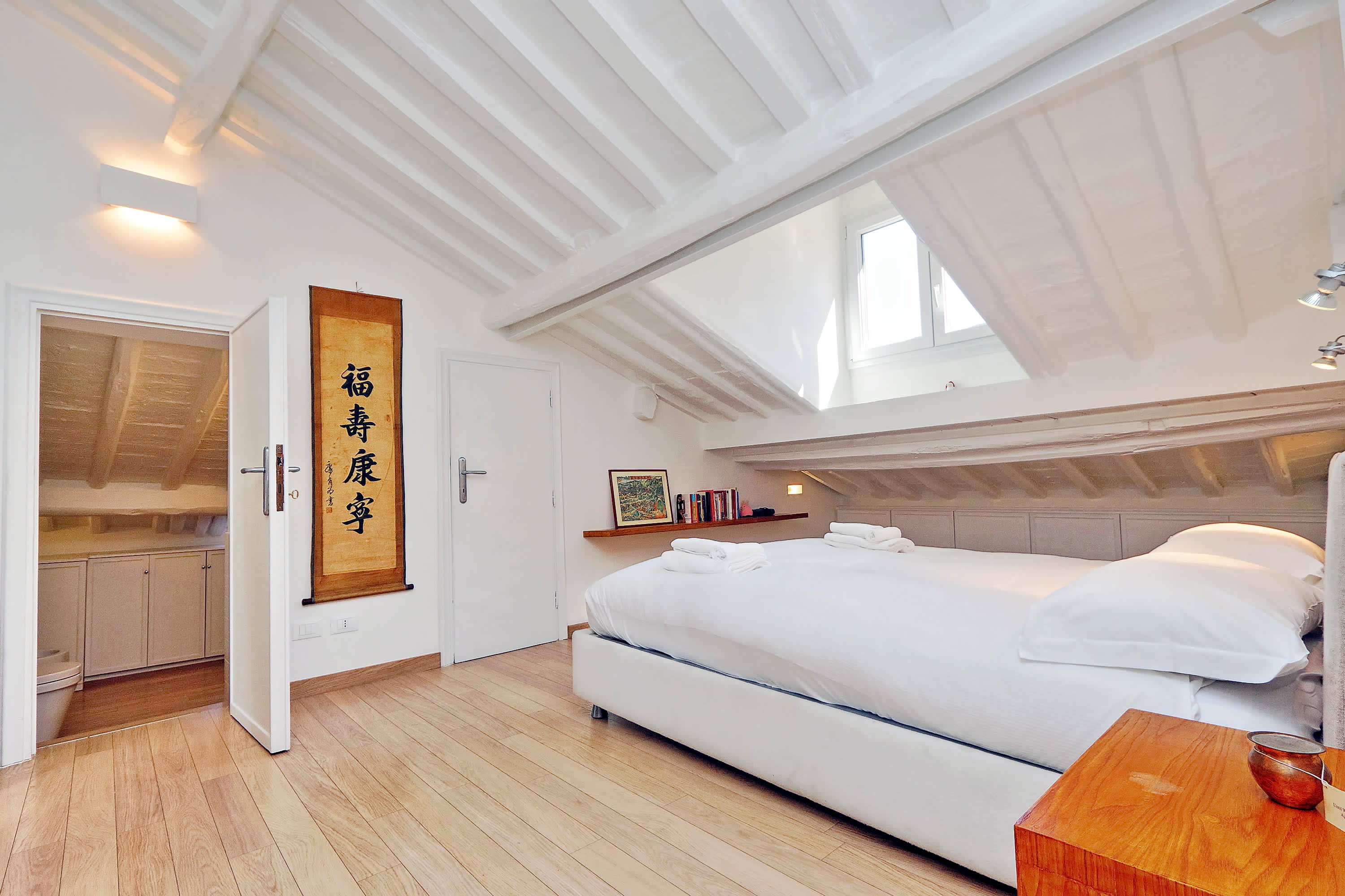 Pantheon Charming Attic by Romeloft — Roma — vacation rental