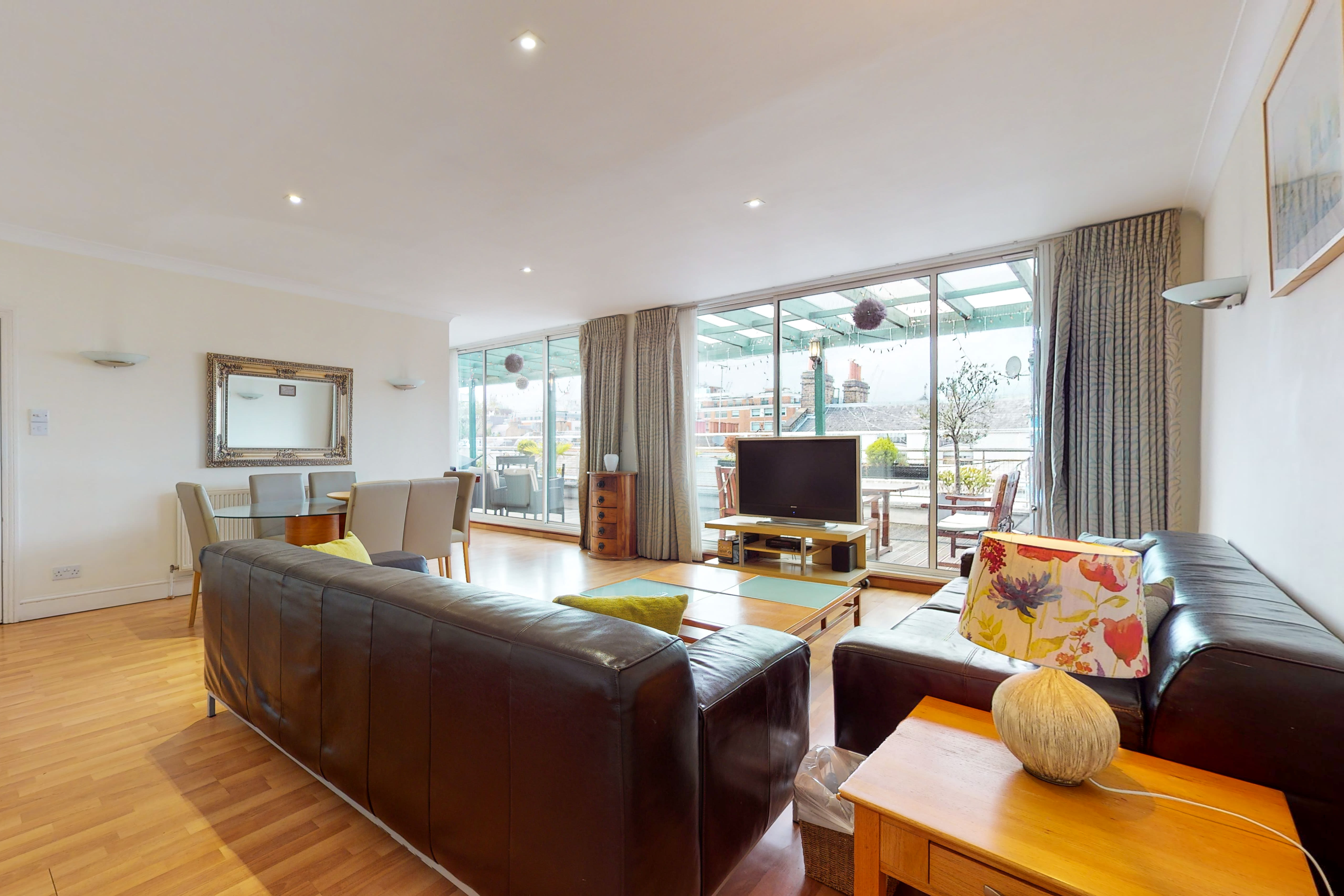 Stunning Serviced Penthouse, Spacious Living Room and Huge Roof Terrace in the centre of Mayfair, 13 in Mayfair, London W1J 7RP