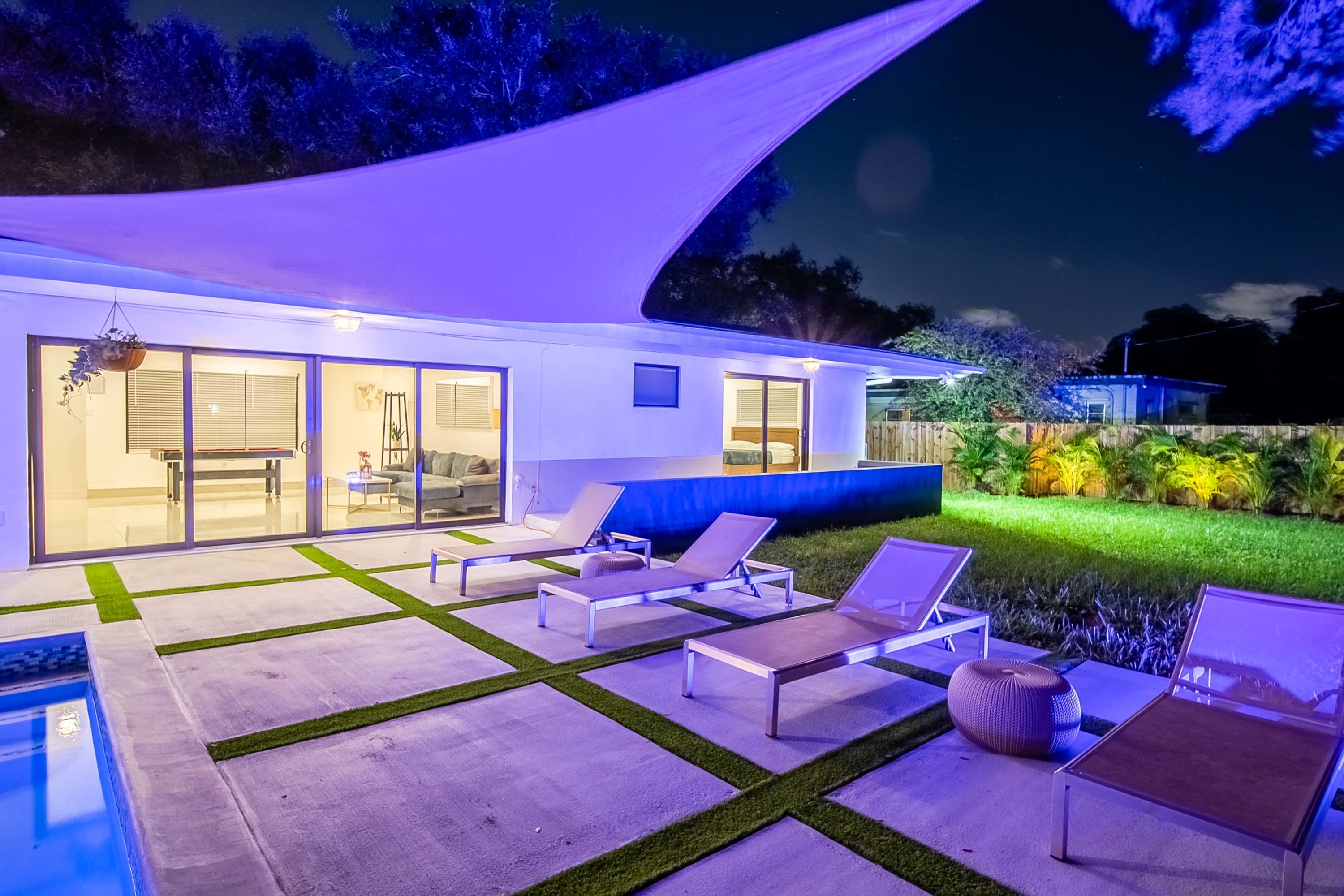 Luxury Sunny🌞 Daze Estate in the ❤️ of Miami 🏝 - Photo 1