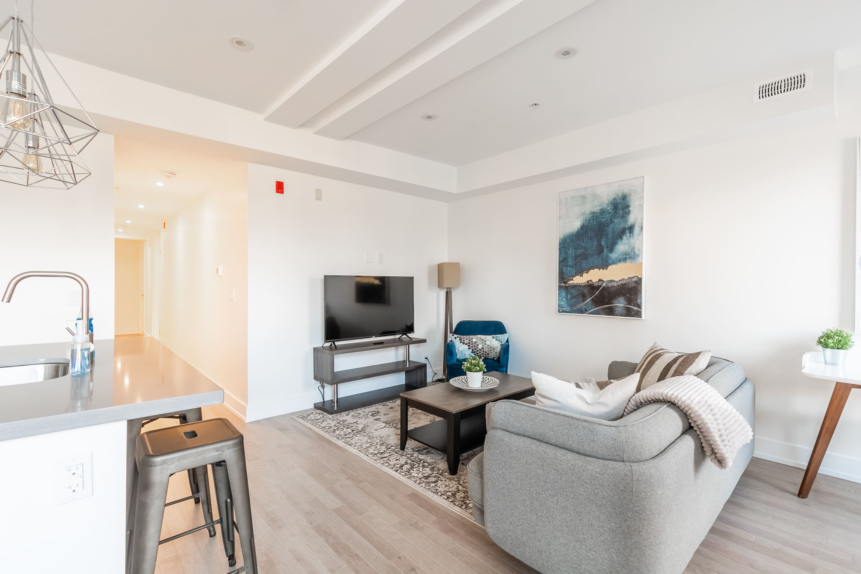 Upscale 3BR Condo Minutes From High Park | Photo 3