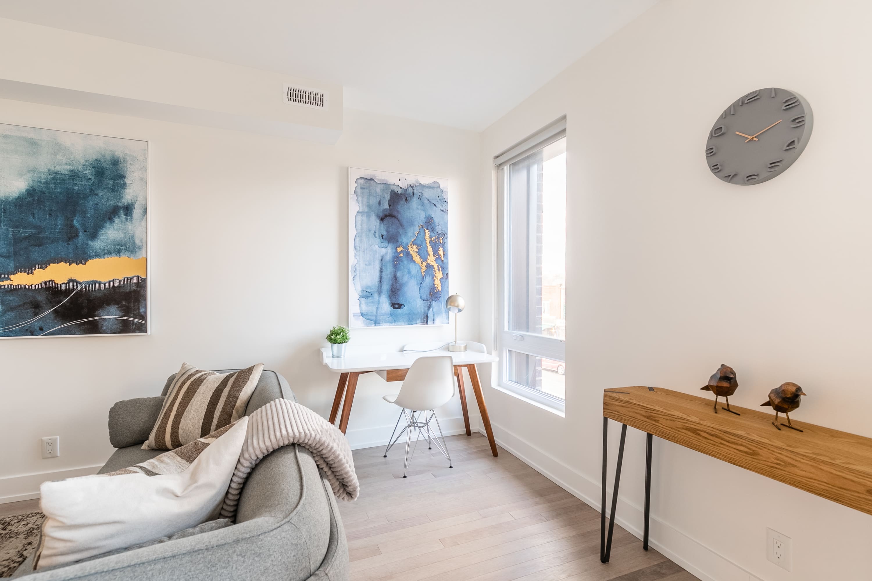 Upscale 3BR Condo Minutes From High Park | Photo 8