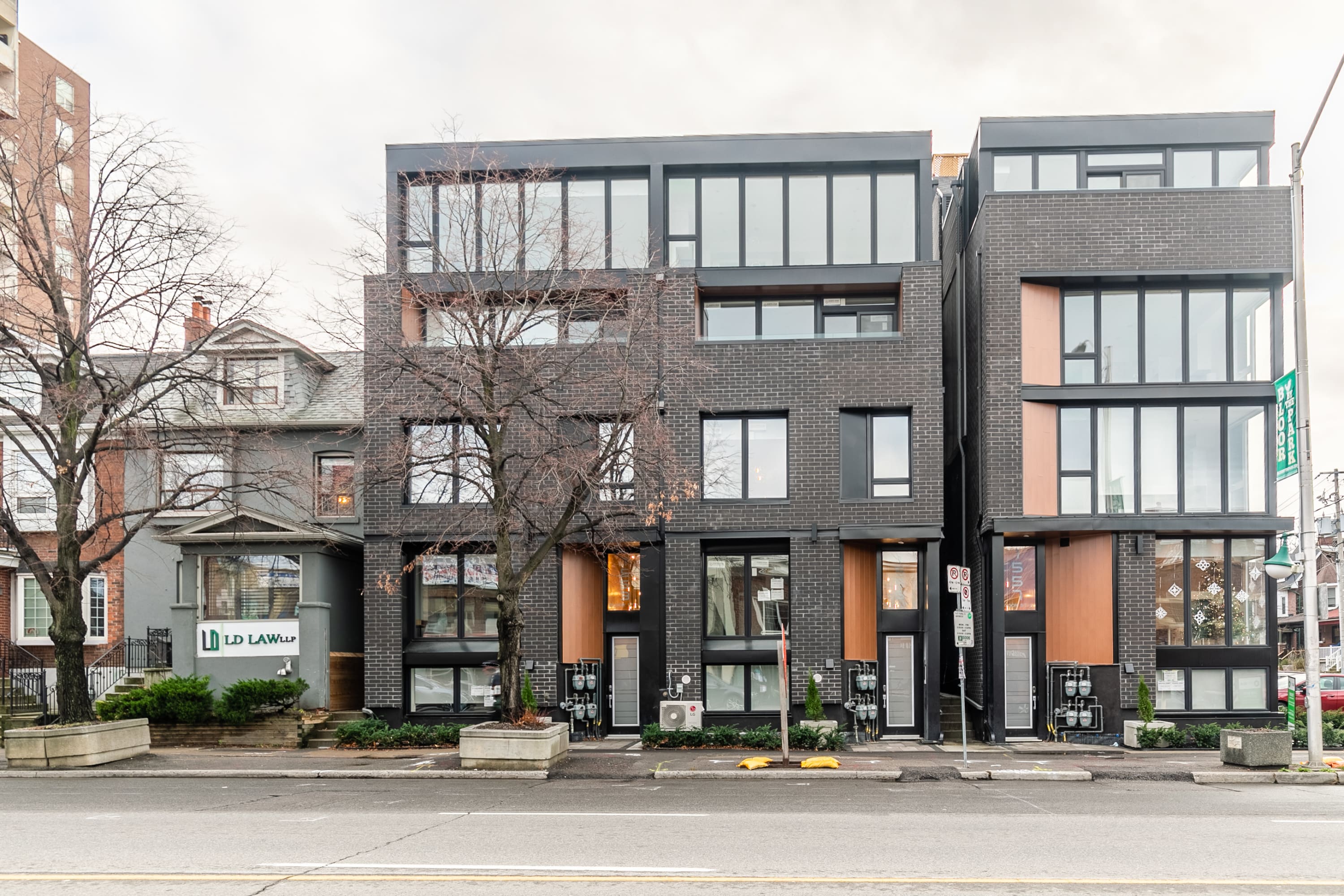 3BR Modern Condo Minutes From High Park | Photo 22