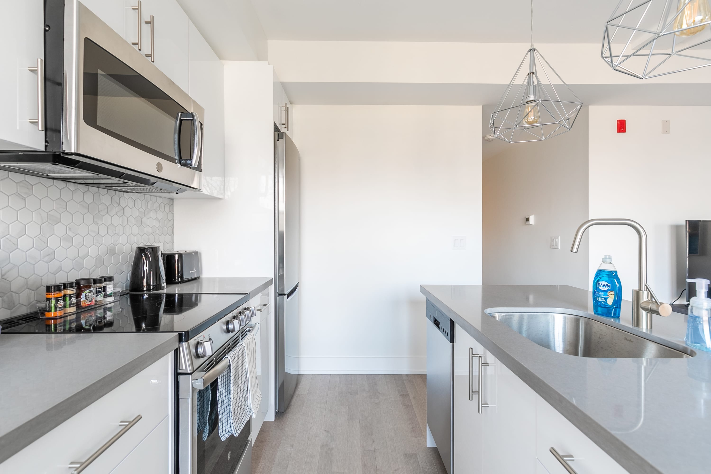 Upscale 3BR Condo Minutes From High Park | Photo 14