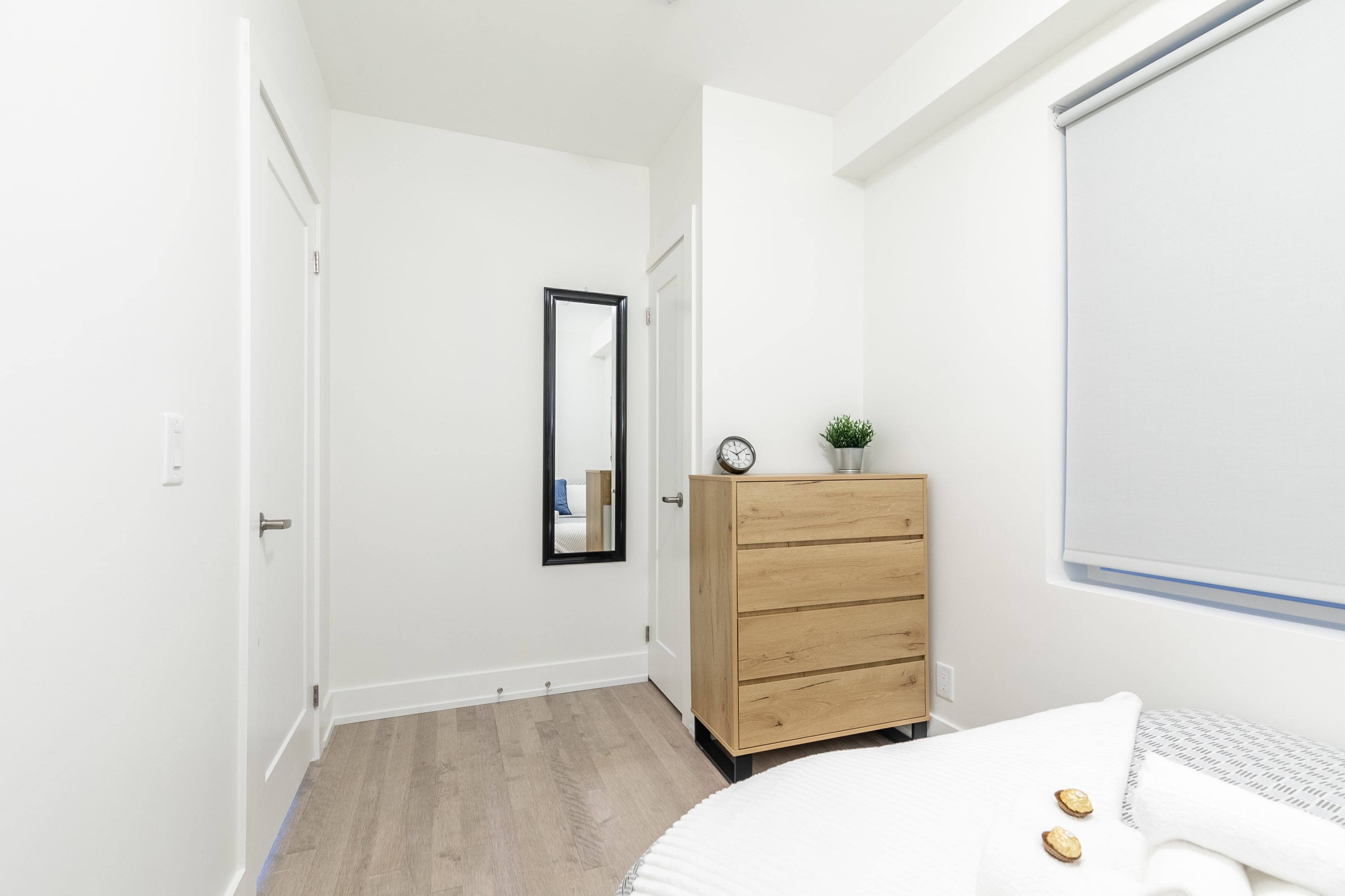 Upscale 3BR Condo Minutes From High Park | Photo 17