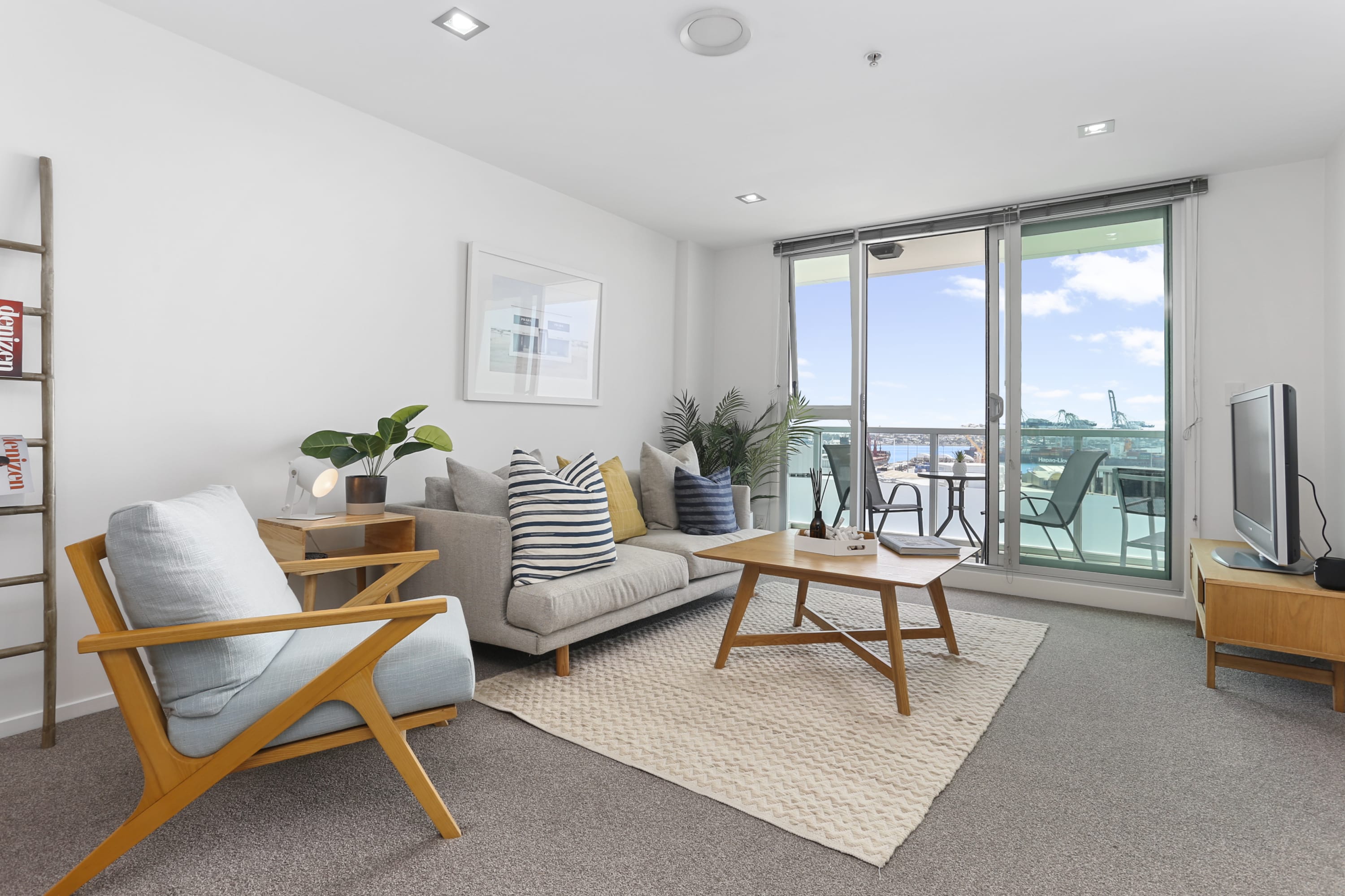 Apartment with Harbour Views near Spark Arena - Image 1