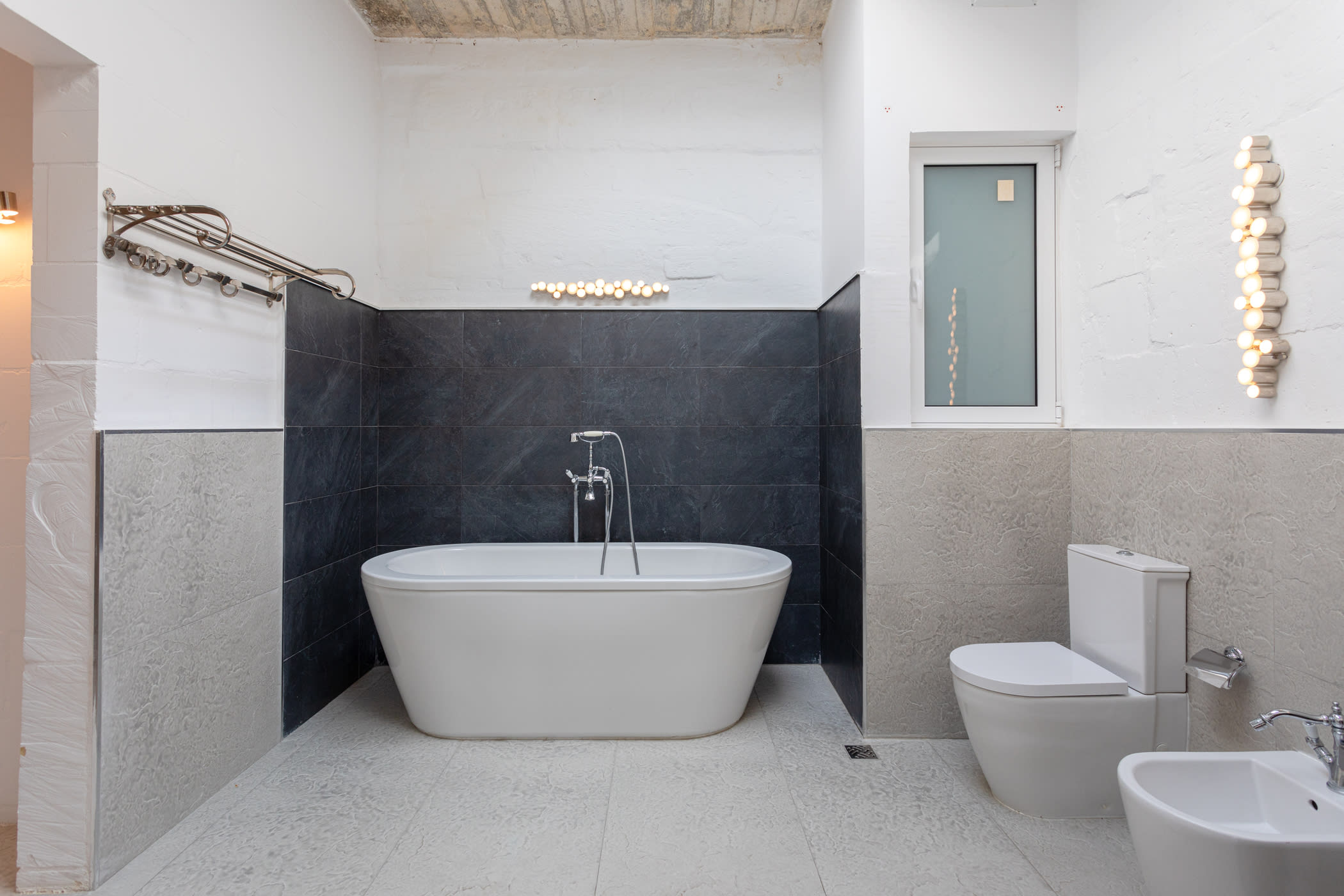 Valletta Exclusive 3BR House with Rooftop Terrace - Picture 25