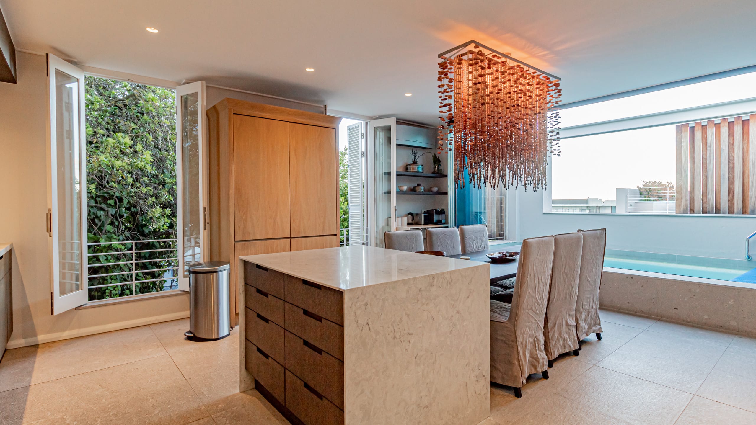 Stylish Apartment with Rooftop Deck and Pool 53 Napier 6