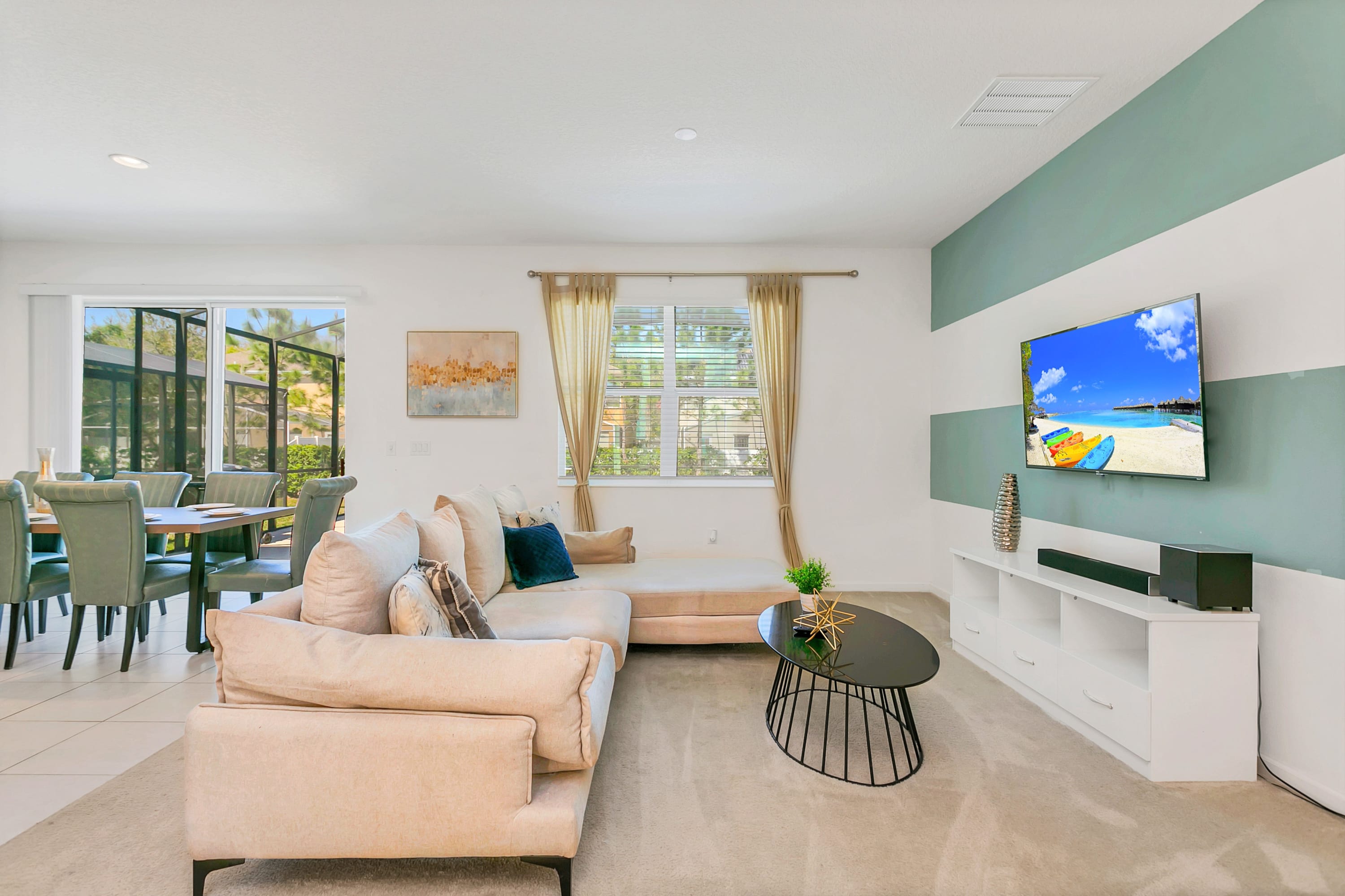 Comfortable and Spacious Living Room