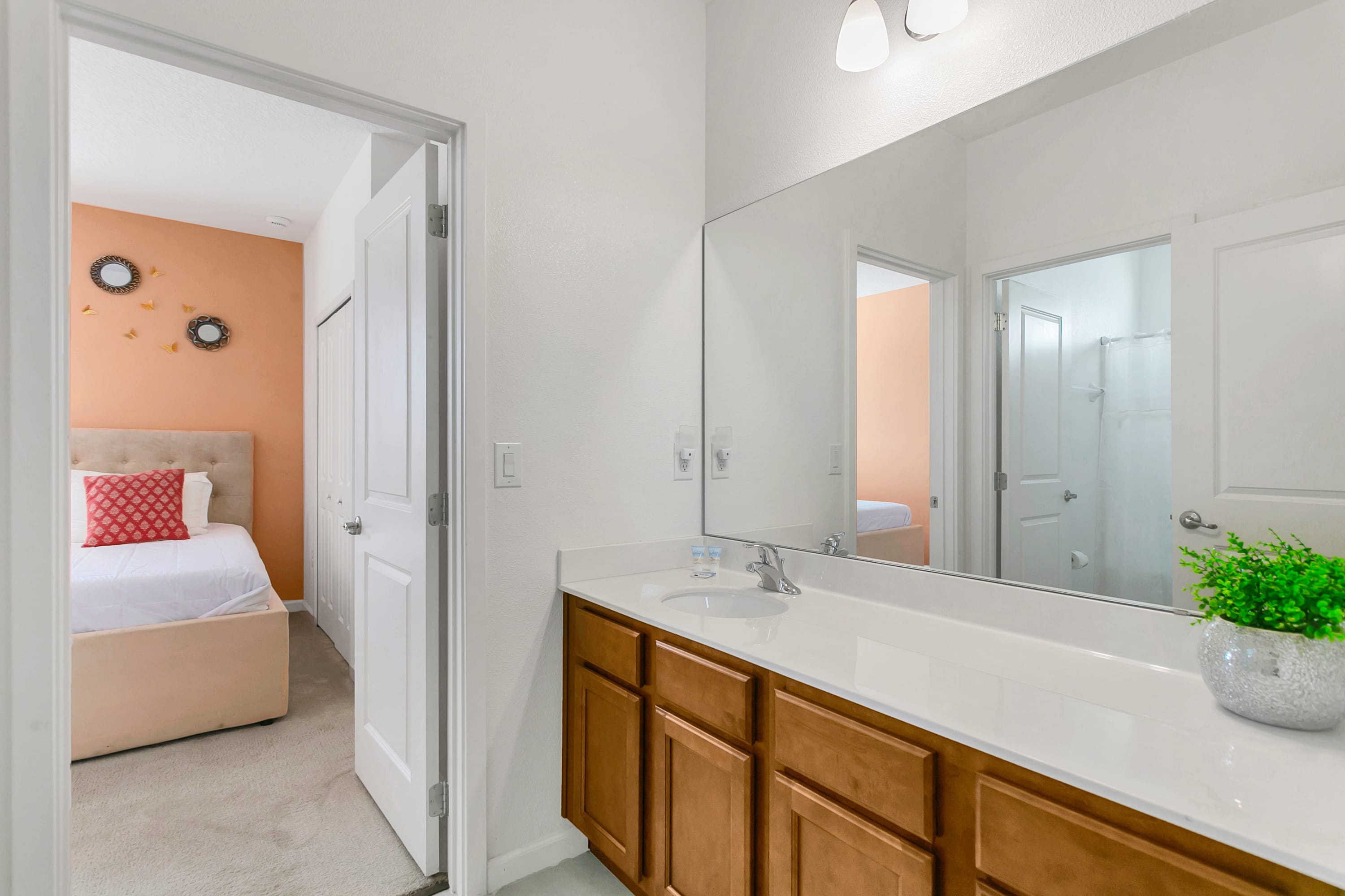 Two Twin Beds Ensuite Bathroom