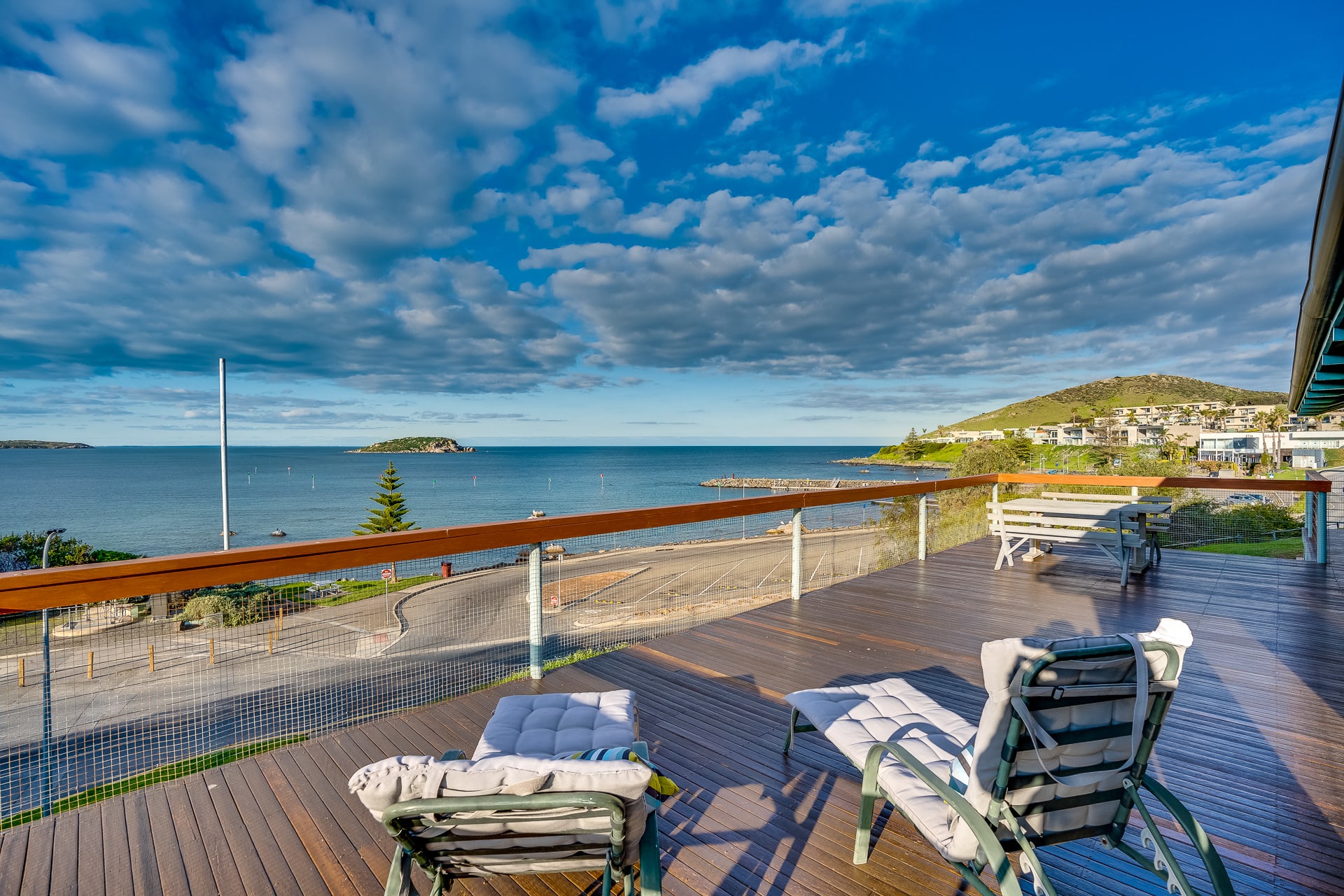 107 Franklin Pde - Amazing Views - Fabulous Outdoor Entertaining Area — Encounter Bay, South Australia — vacation rental