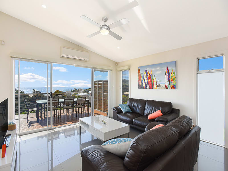 16 Olivebank Cres - Modern Townhouse with Panoramic Sea Views — Encounter Bay, South Australia — vacation rental