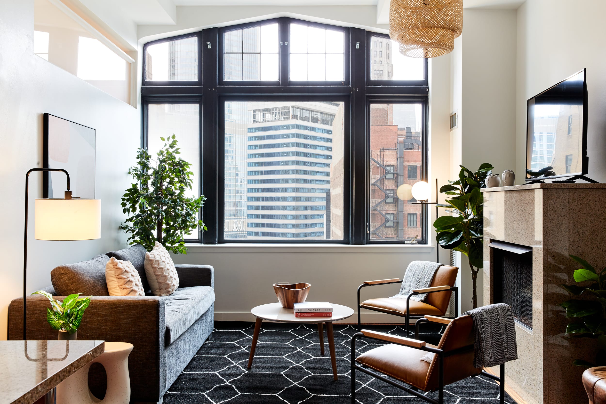 Stunning 3BR Penthouse in the Loop | Roof Deck — Chicago, IL — vacation rental