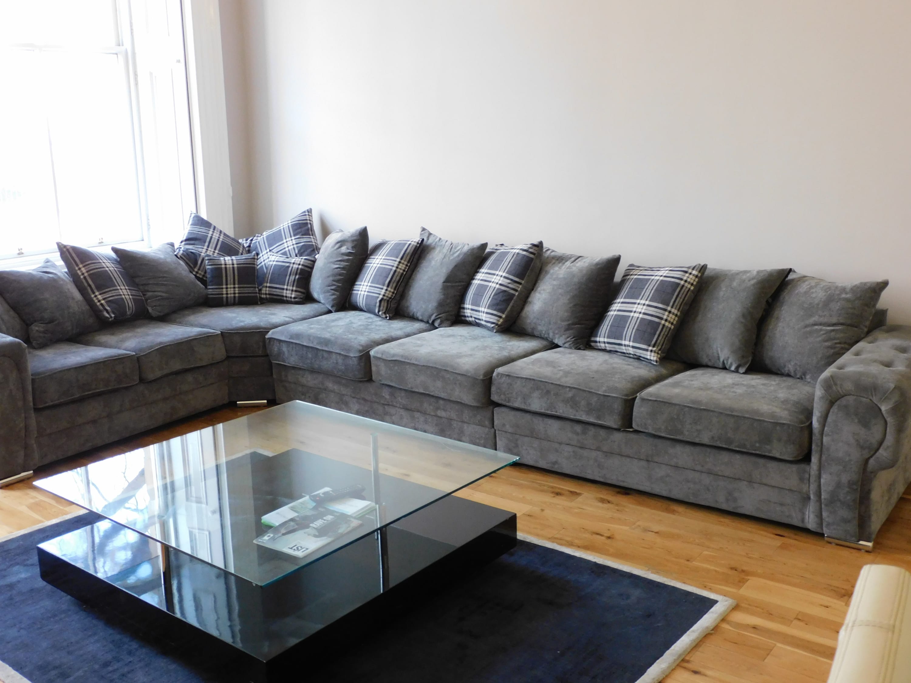 Stunning, spacious 3 bedroom flat in the Heart of Finnieston, private...