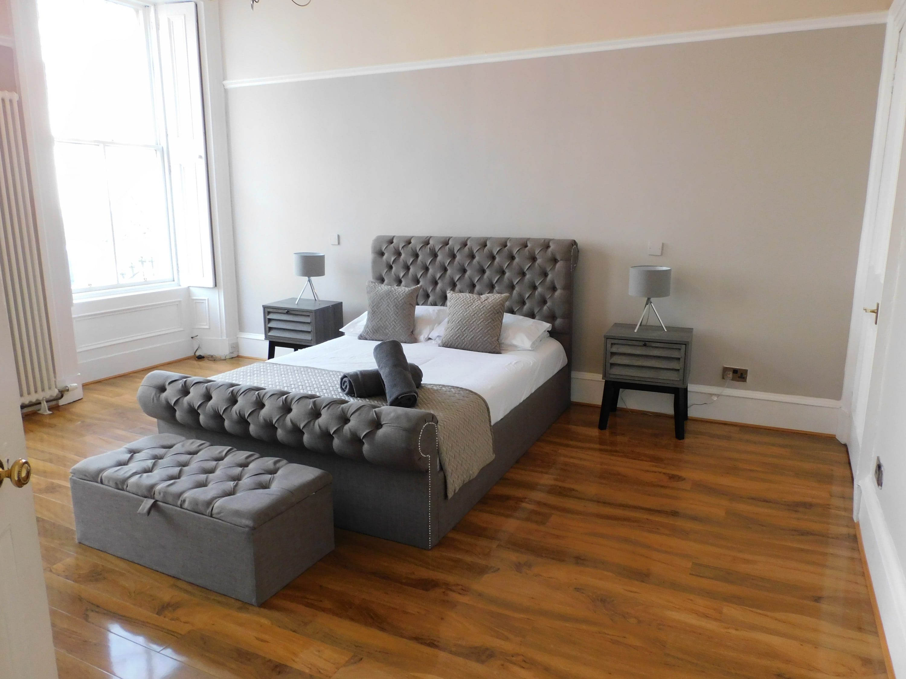Stunning, spacious 3 bedroom flat in the Heart of Finnieston, private...