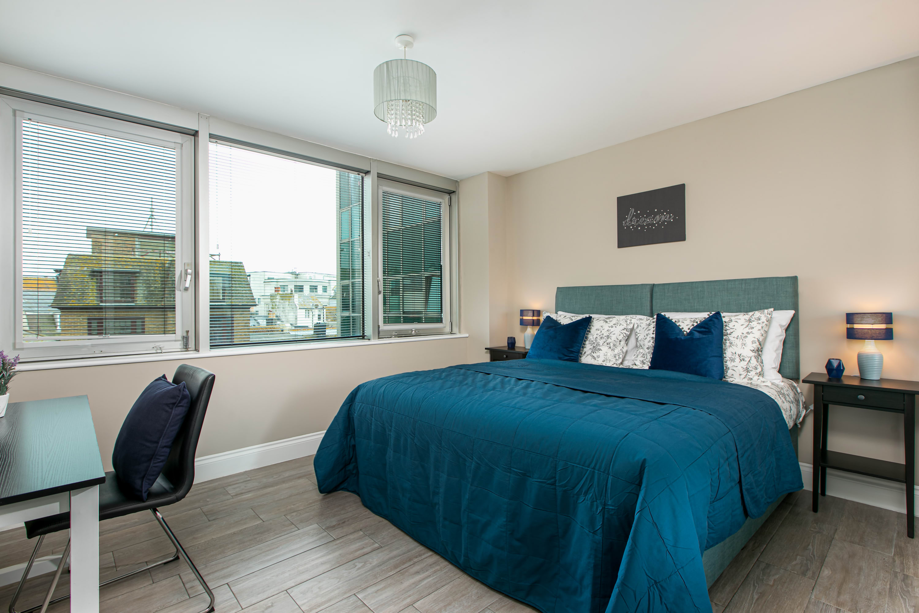 Chic Brighton Stay | Steps to Lanes, Beach & Pier in Bartholomew Road BN1 1JS - Property image 3 - VivreStays
