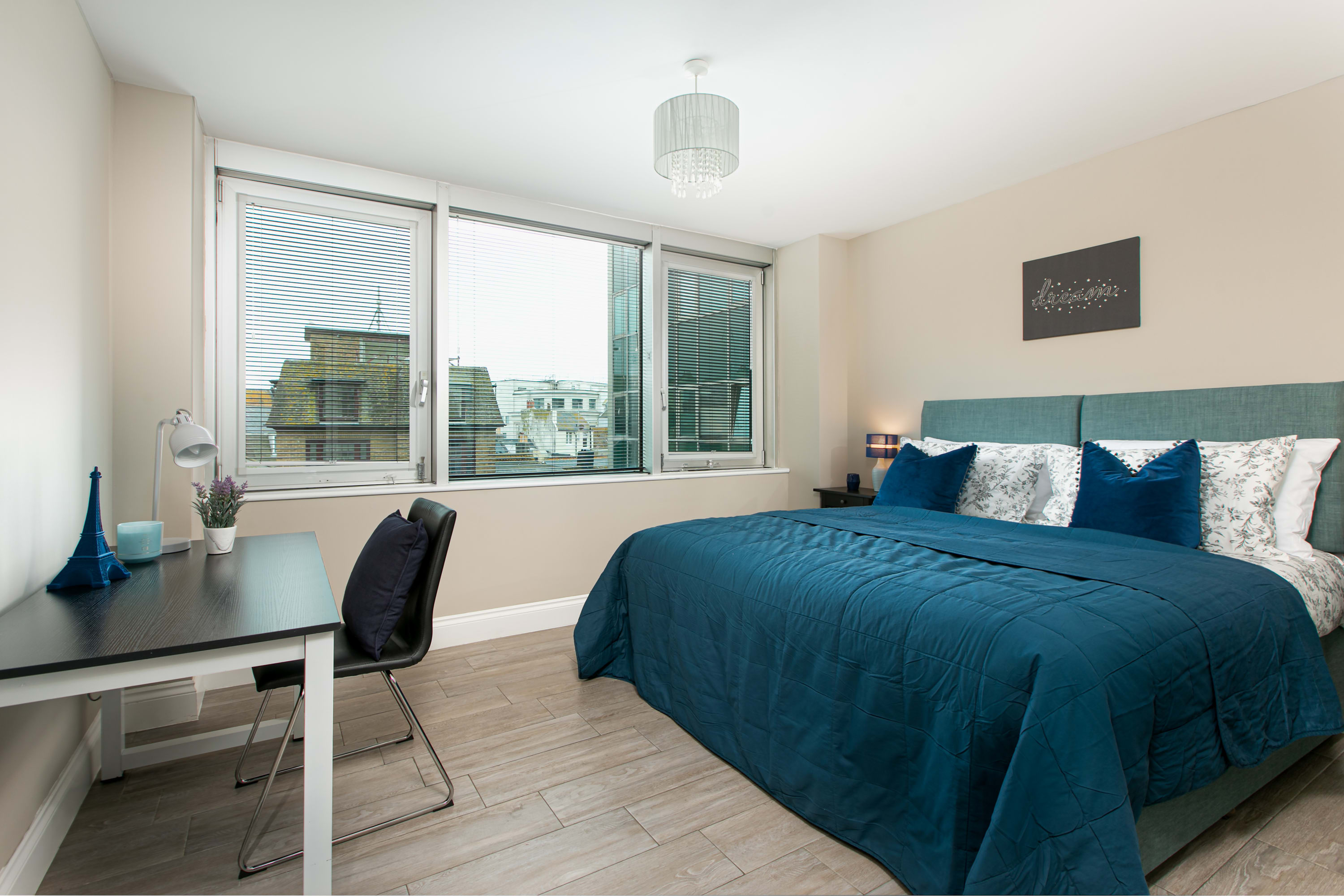Brighton Lanes Hideaway | Walk to Beach & Shops in Bartholomew Road BN1 1JS - Property image 4 - VivreStays