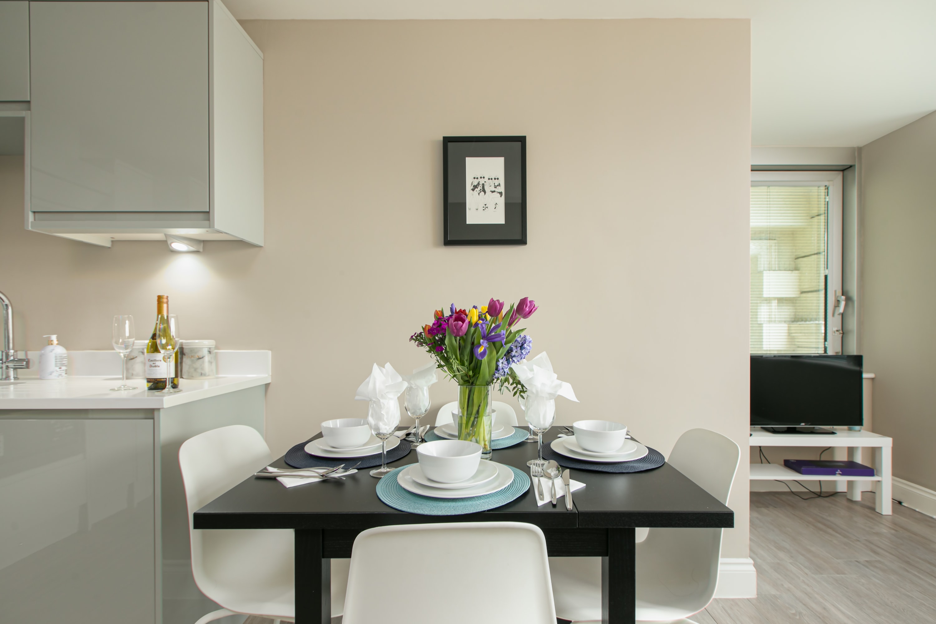 Brighton Lanes Hideaway | Walk to Beach & Shops in Bartholomew Road BN1 1JS - Property image 3 - VivreStays