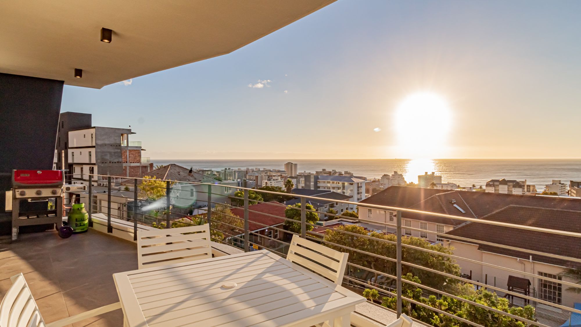 Similar Property Modern Sea Point Apartment w Sea Views Alpha Sunsets