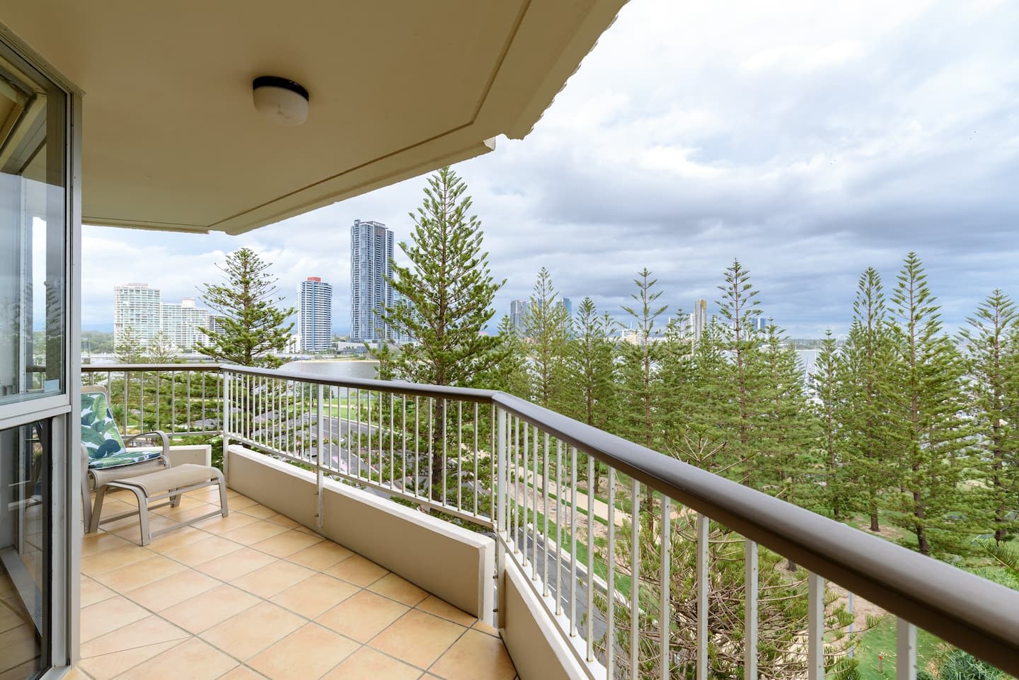 Main Beach Waterfront Apartment - Foto 2