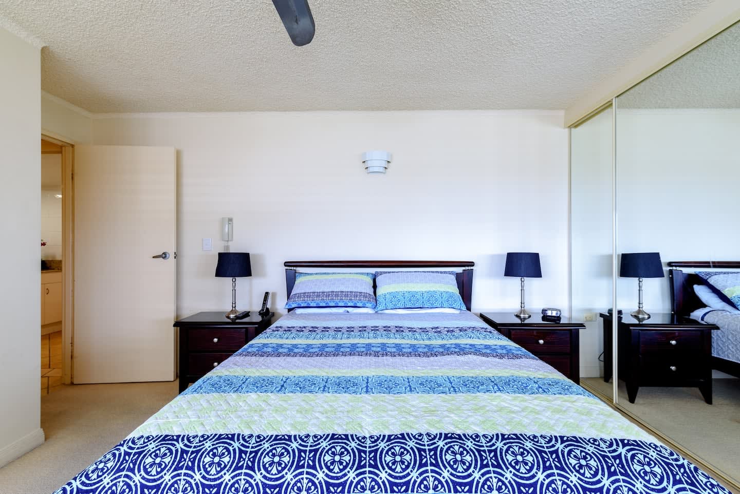 Main Beach Waterfront Apartment - Foto 17