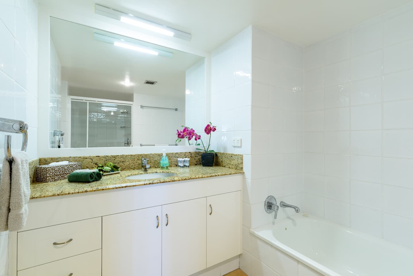 Main Beach Waterfront Apartment - Foto 23