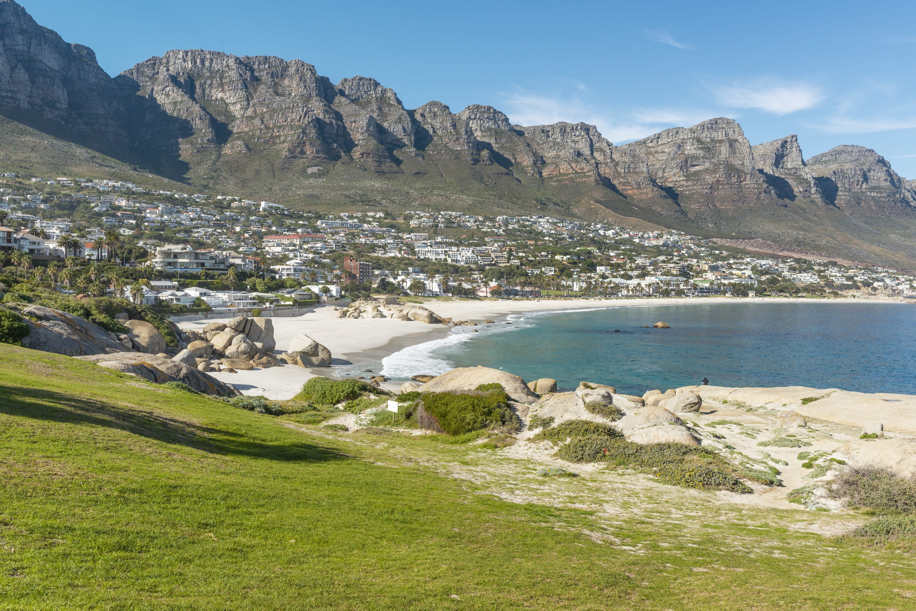 Beachfront Aptmt in Camps Bay with Fast WIFI & Aircon - Foto 1