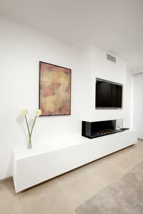 Stunning 2 bdm apt, Haneviim Court photo 28