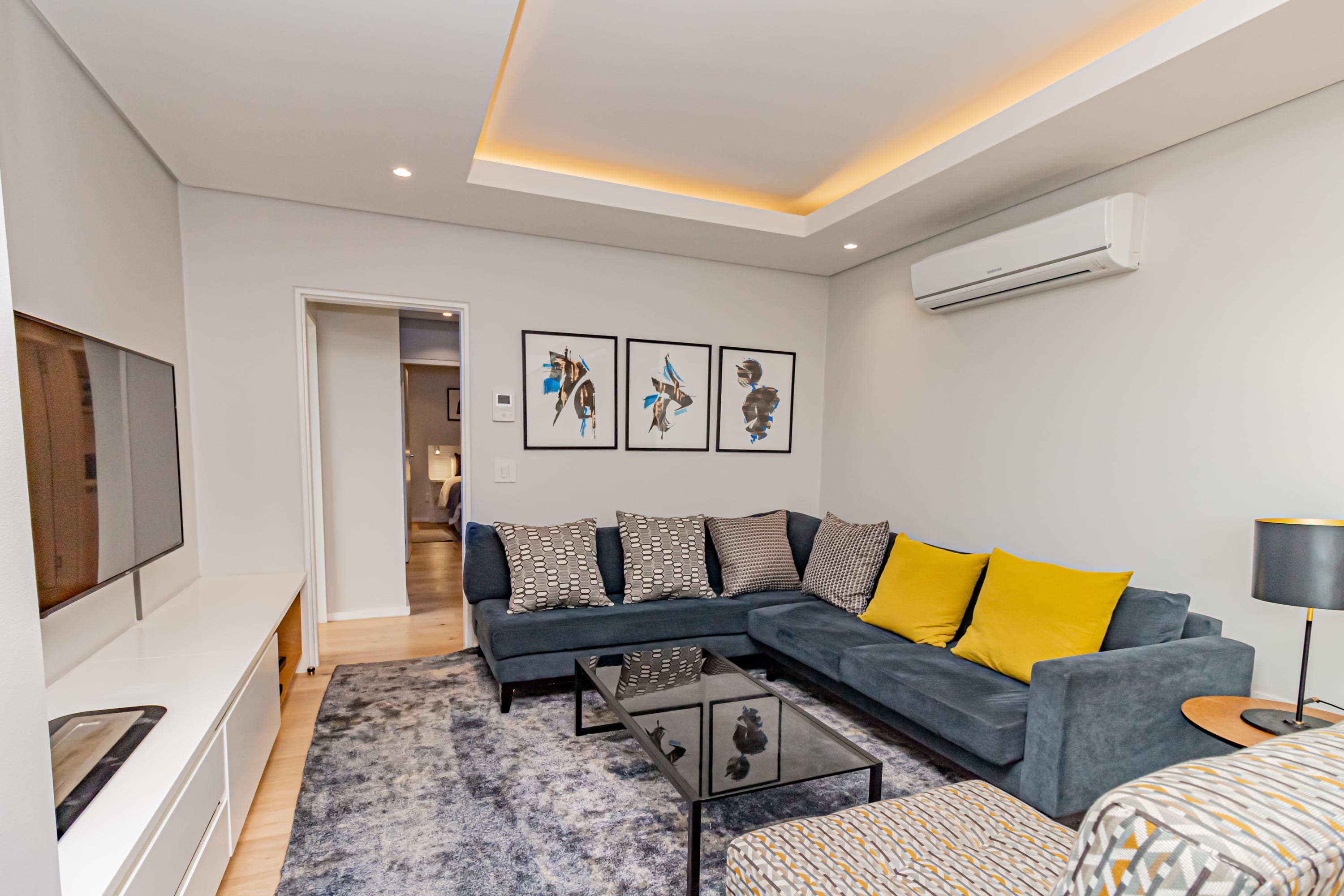 Modern Apartment w Rooftop Deck Scholtz Penthouse 7