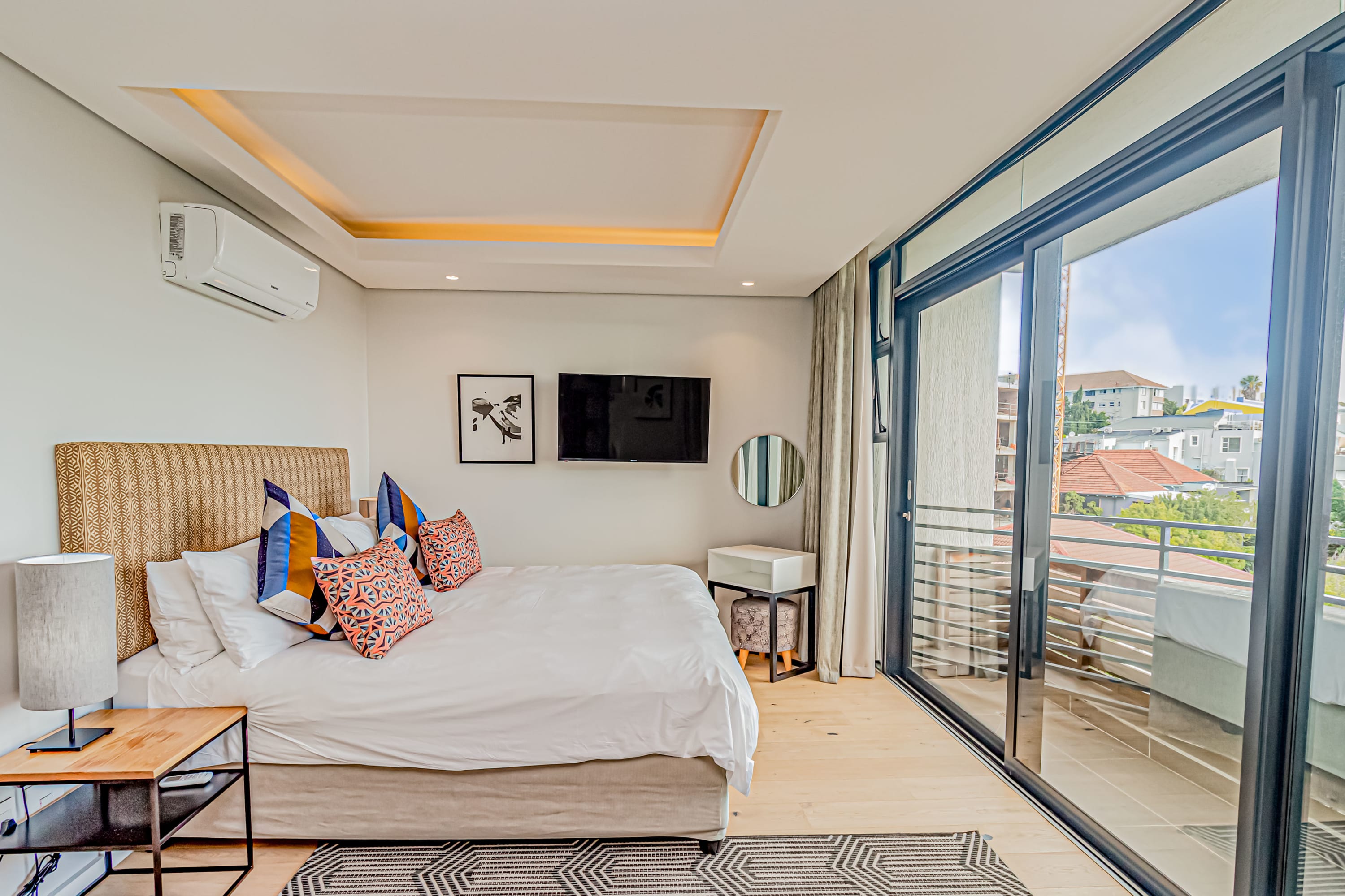 Modern Apartment w Rooftop Deck Scholtz Penthouse 10