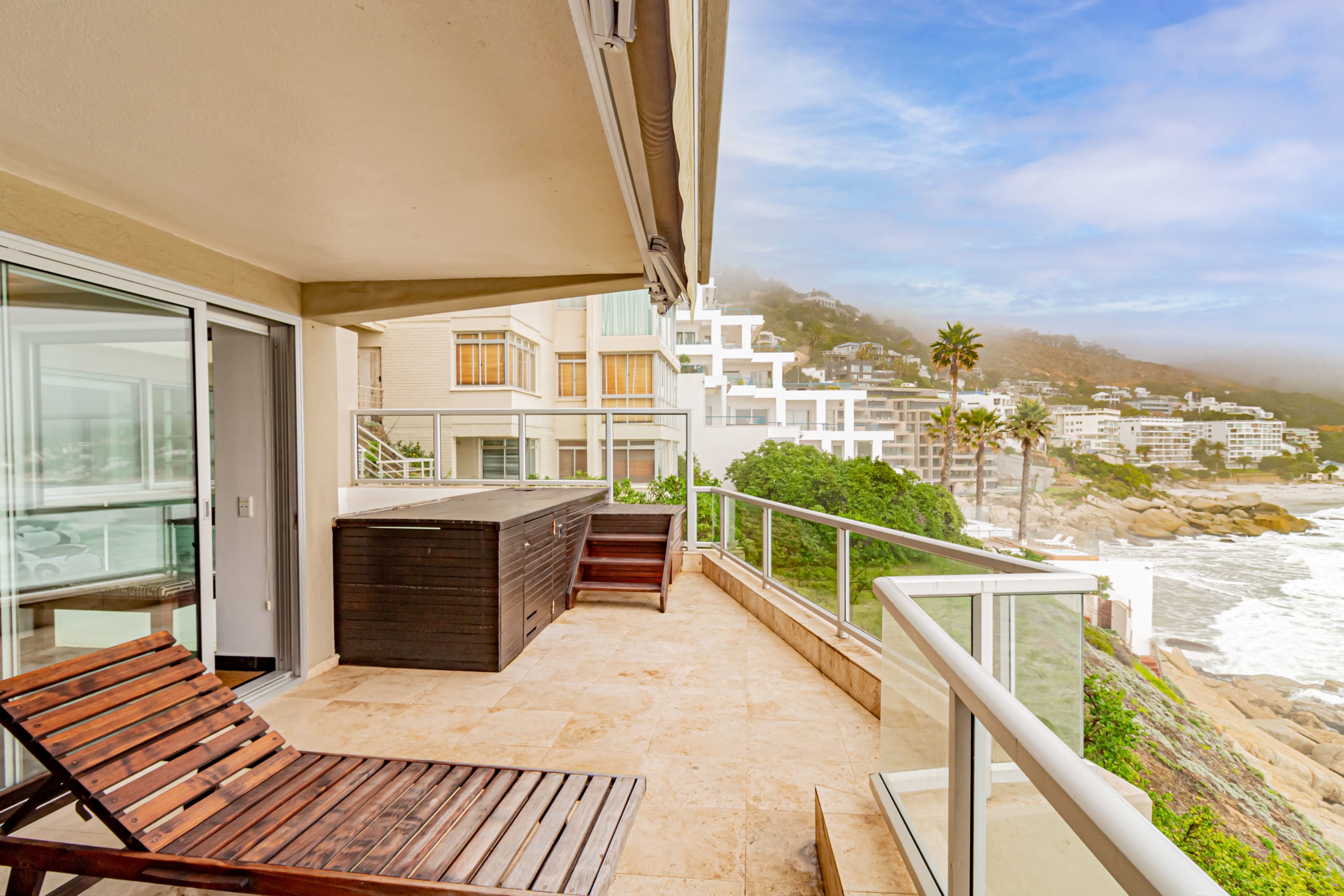 Stunning Three Bedroom Clifton Apartment on the Watersedge Clifton Rocks Photo