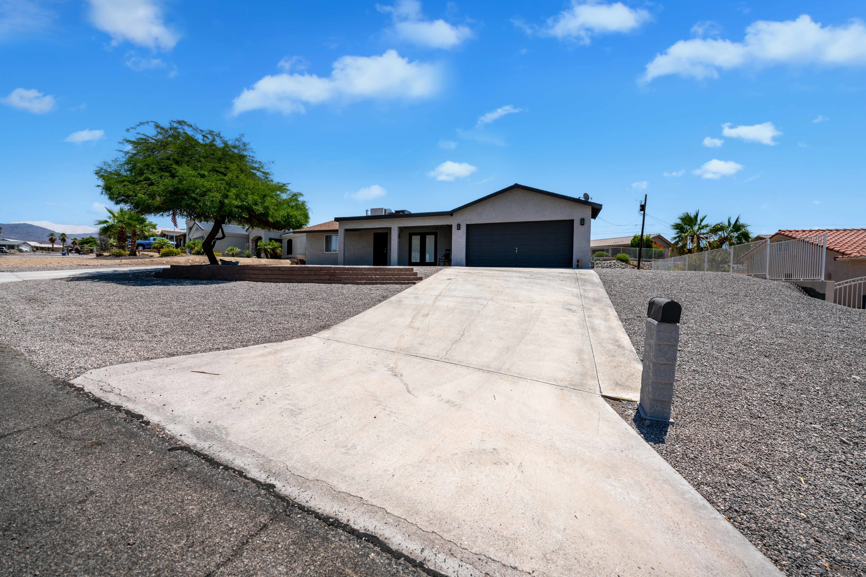 Luxurious Lake Havasu House w/ Hot Tub & Views