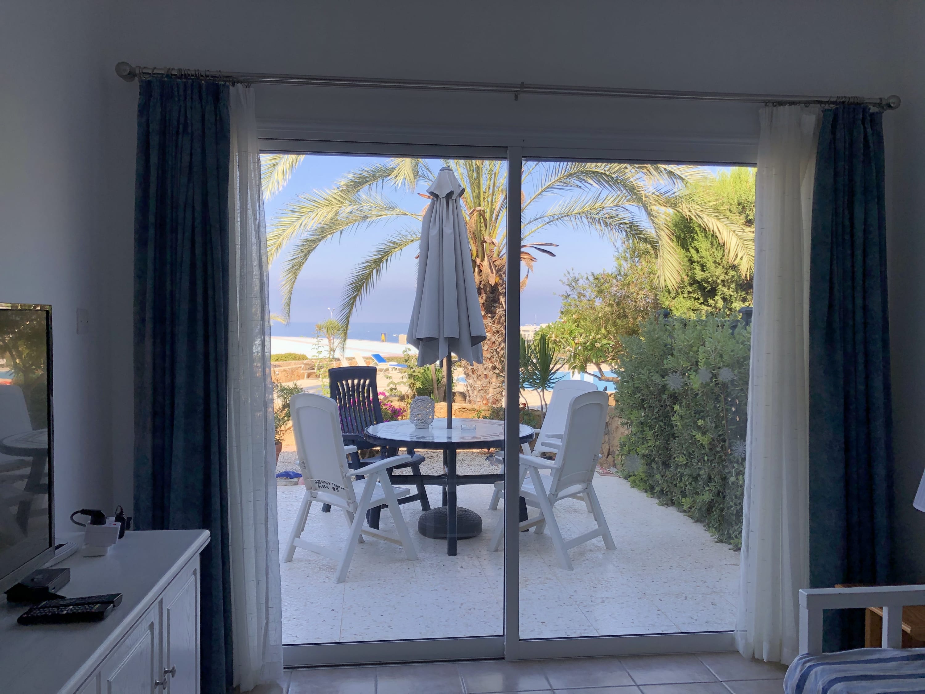 Kings Palace - Fabulous Pool-Side 2BR Apart. Private Patio
