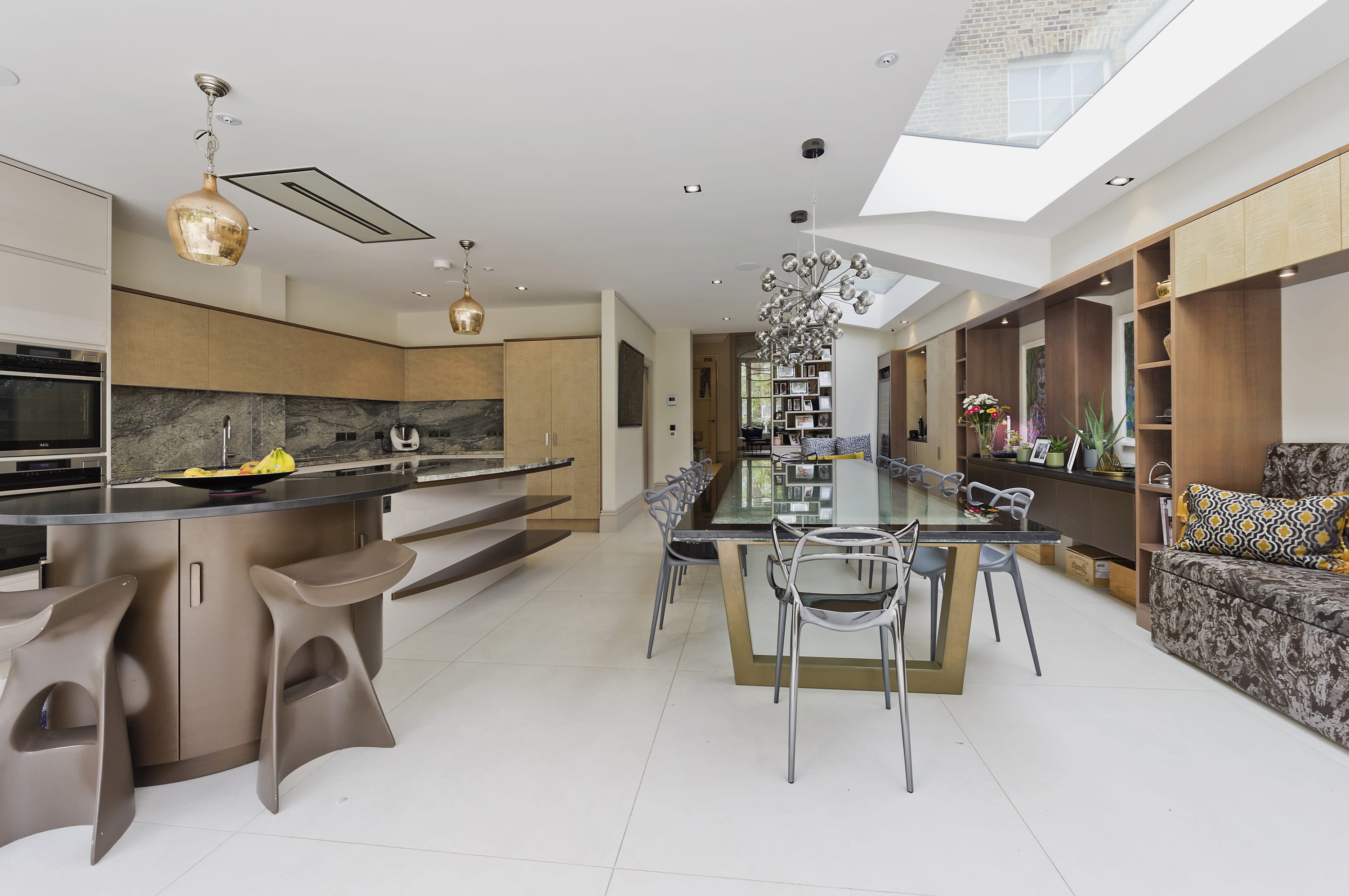7bed Notting Hill with garden, games room & parking in Westbourne Park Road 60 W2 5PJ - Property image 6 - VivreStays
