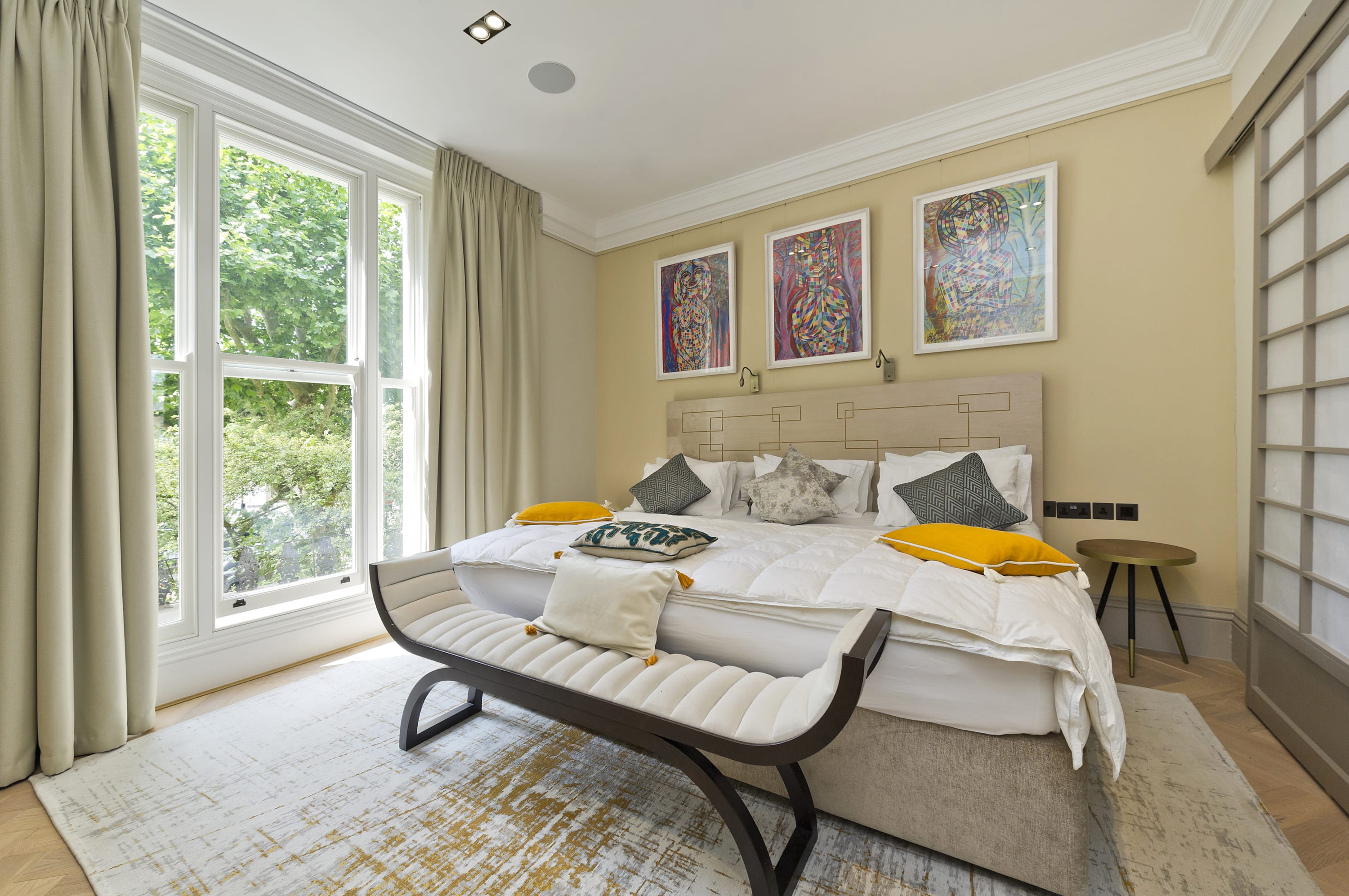 7bed Notting Hill with garden, games room & parking in Westbourne Park Road 60 W2 5PJ - Property image 3 - VivreStays