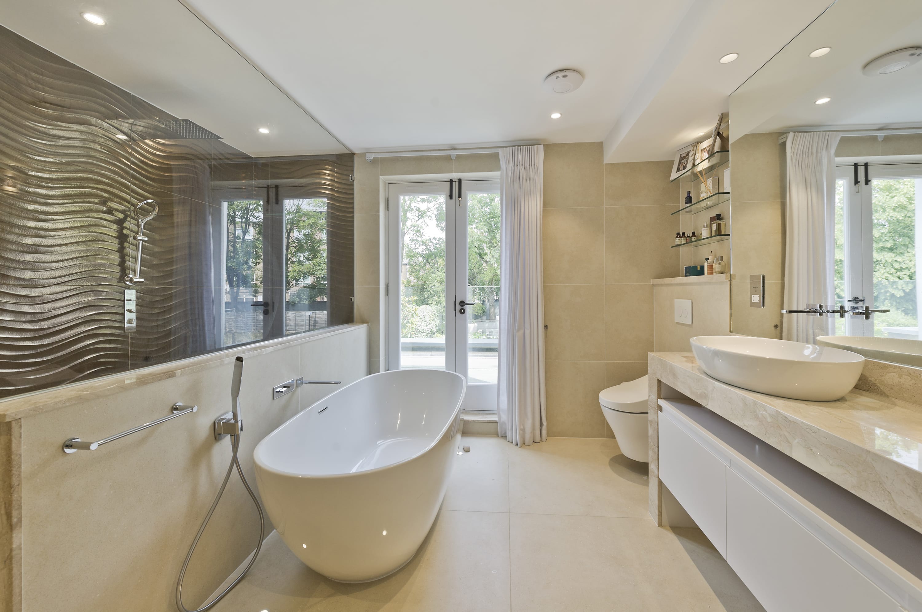7bed Notting Hill with garden, games room & parking in Westbourne Park Road 60 W2 5PJ - Property image 8 - VivreStays
