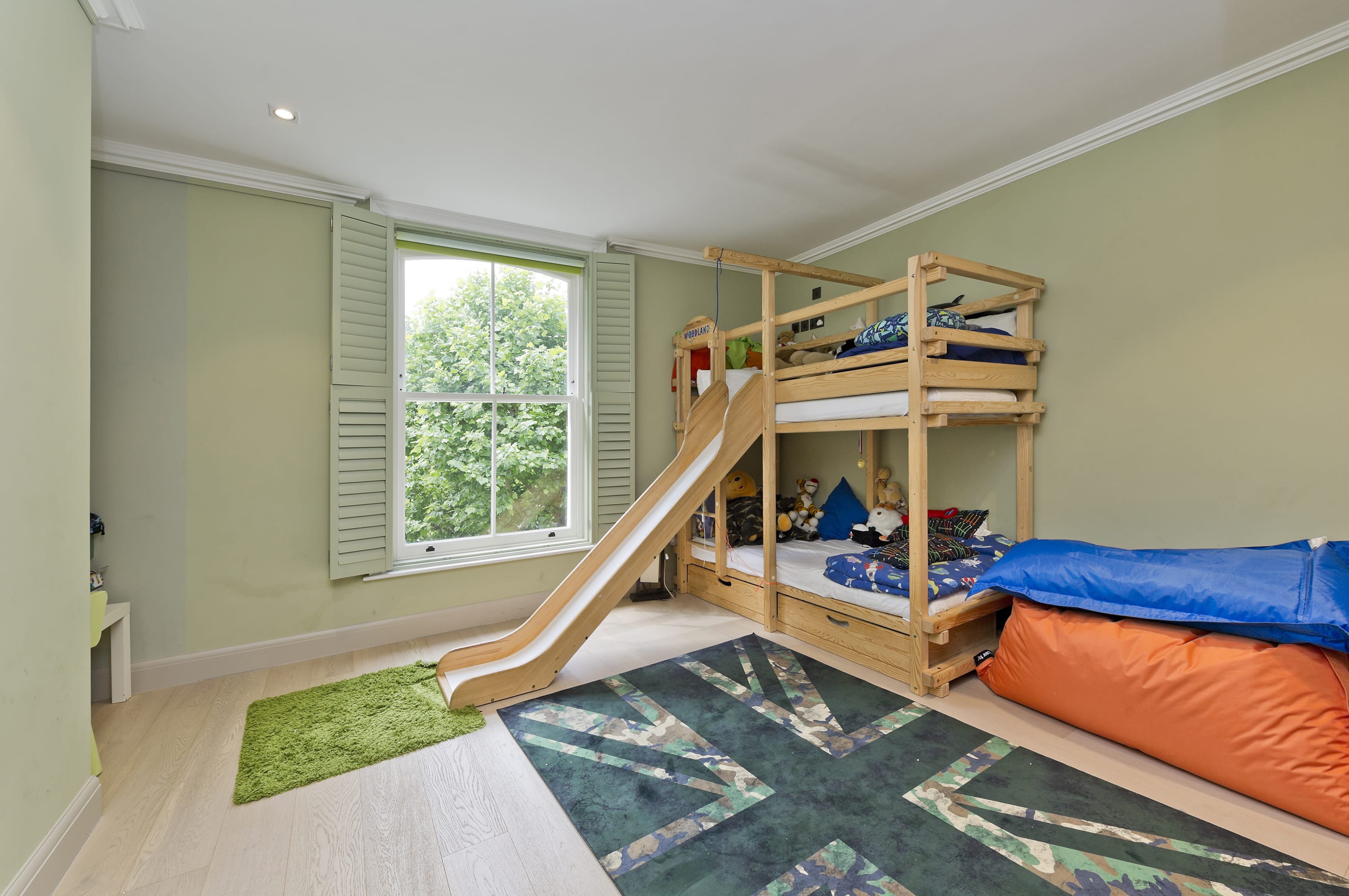 7bed Notting Hill with garden, games room & parking in Westbourne Park Road 60 W2 5PJ - Property image 25 - VivreStays