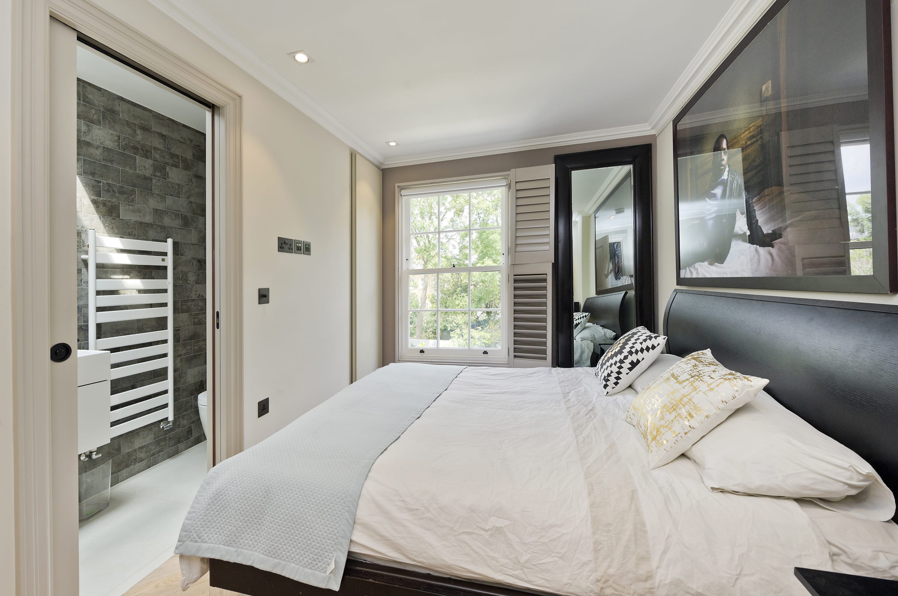 7bed Notting Hill with garden, games room & parking in Westbourne Park Road 60 W2 5PJ - Property image 22 - VivreStays