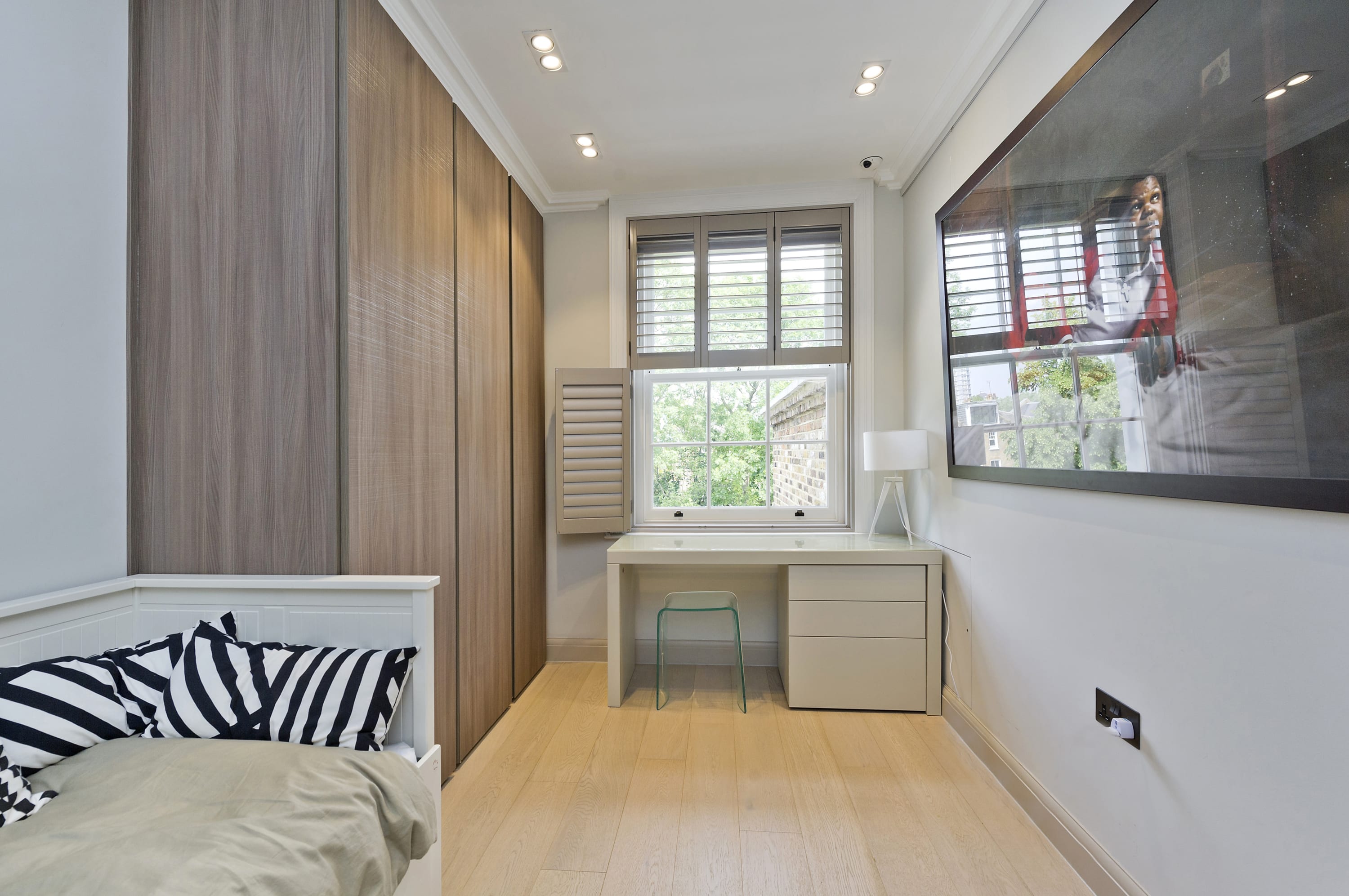 7bed Notting Hill with garden, games room & parking in Westbourne Park Road 60 W2 5PJ - Property image 29 - VivreStays