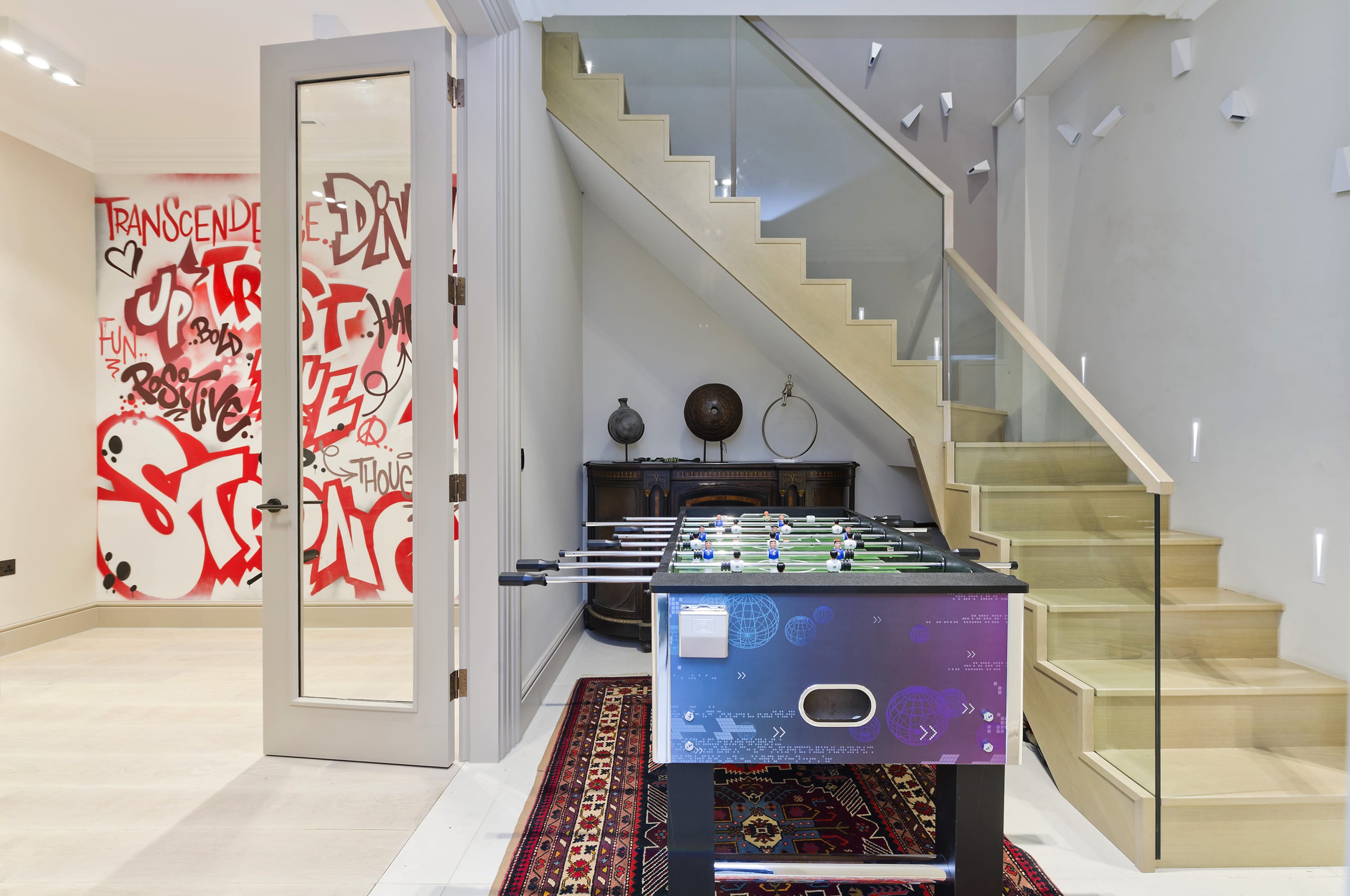 7bed Notting Hill with garden, games room & parking in Westbourne Park Road 60 W2 5PJ - Property image 34 - VivreStays