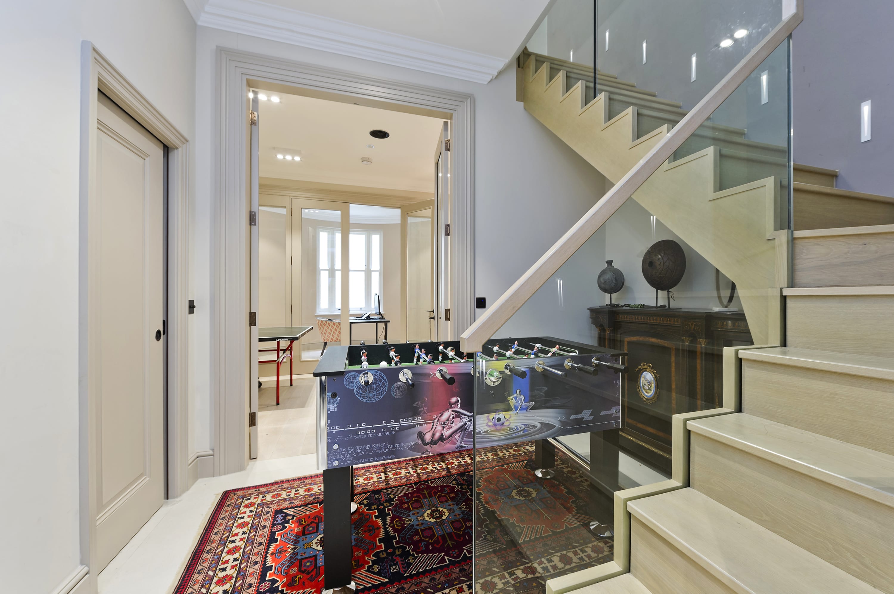 7bed Notting Hill with garden, games room & parking in Westbourne Park Road 60 W2 5PJ - Property image 33 - VivreStays