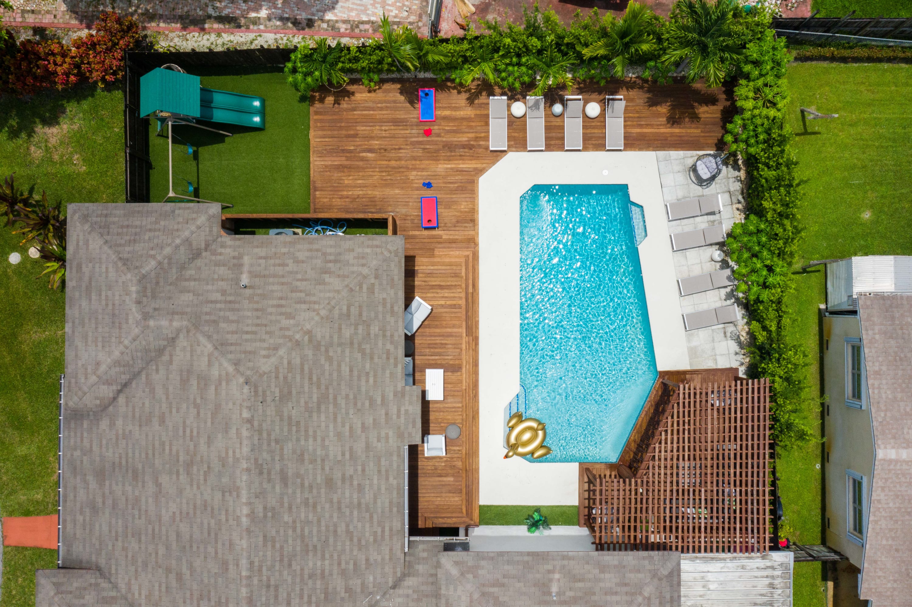 Luxury Villa Catalina 🌴Salt Water Pool 🔥 Kids Playground - Photo 3