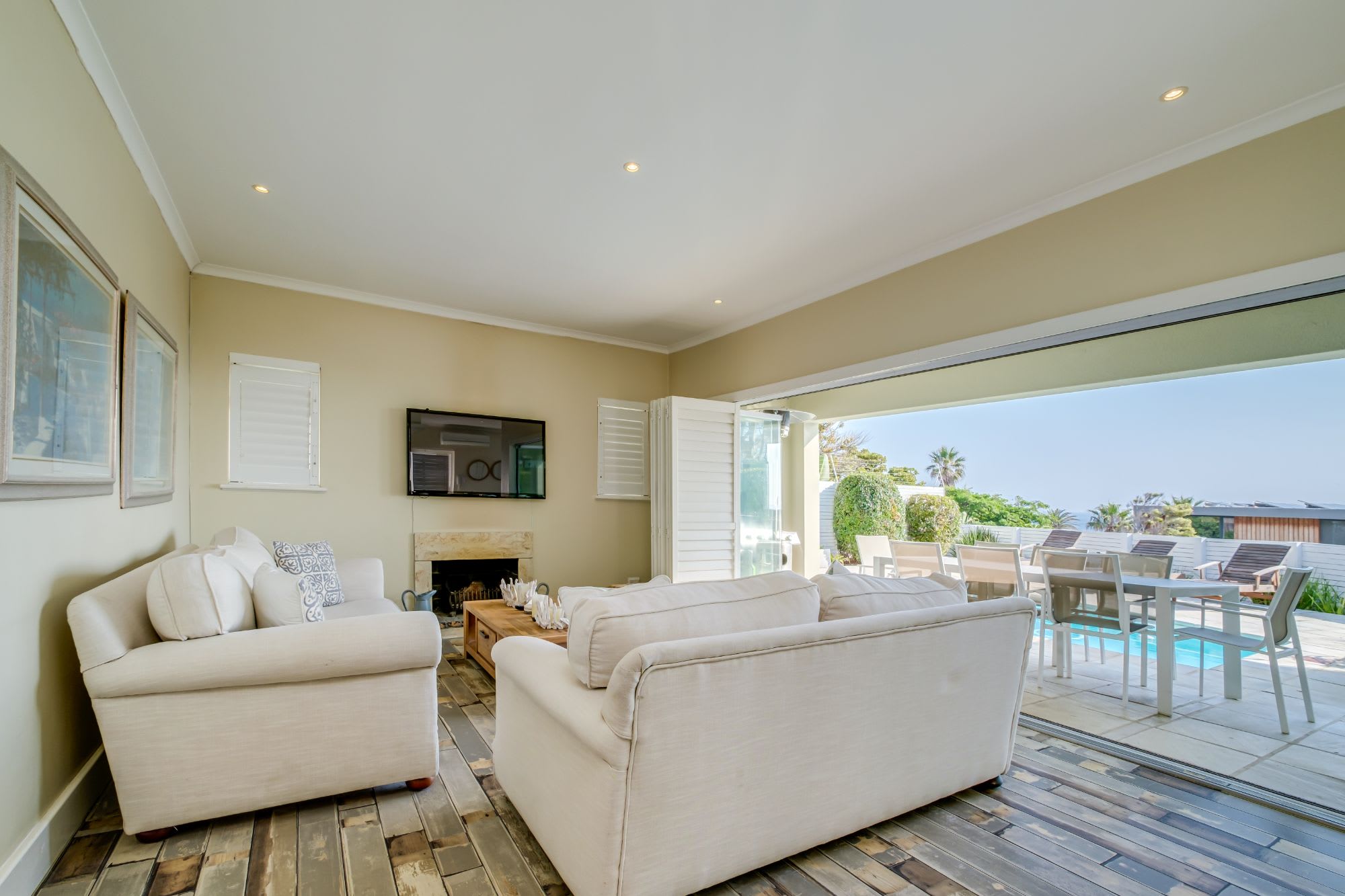 Beach style Home with Pool and Garden Barbados 10