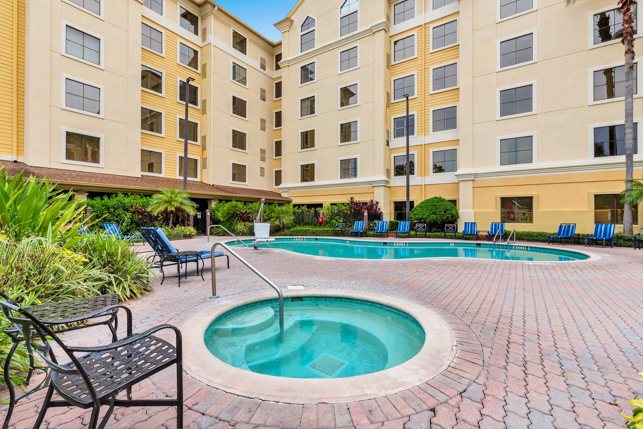 1BR 2 Queen Suite with Pool Hot Tub Arcade near Universal Disney | Photo 12