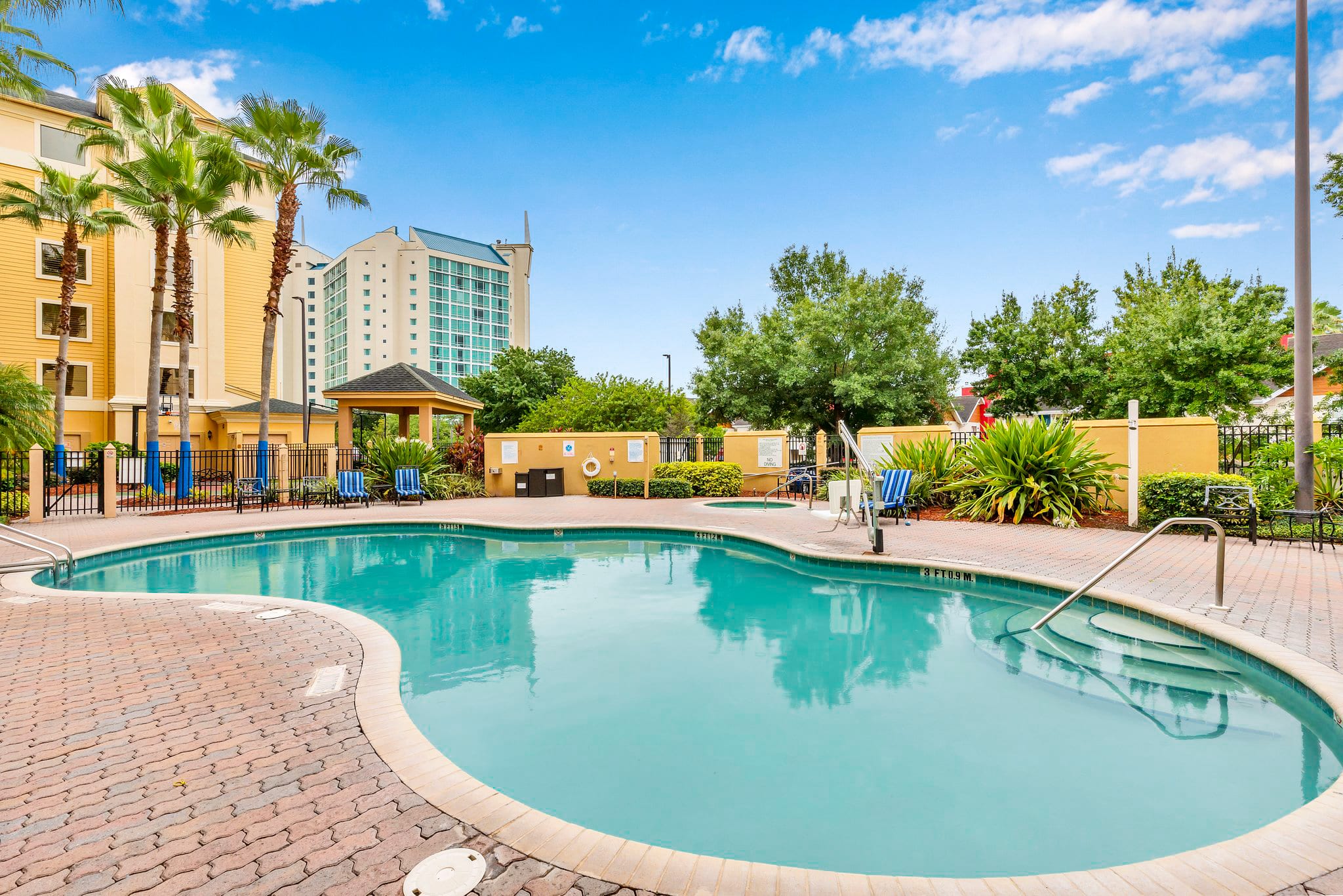 1BR 2 Queen Suite with Pool Hot Tub Arcade near Universal Disney | Photo 11