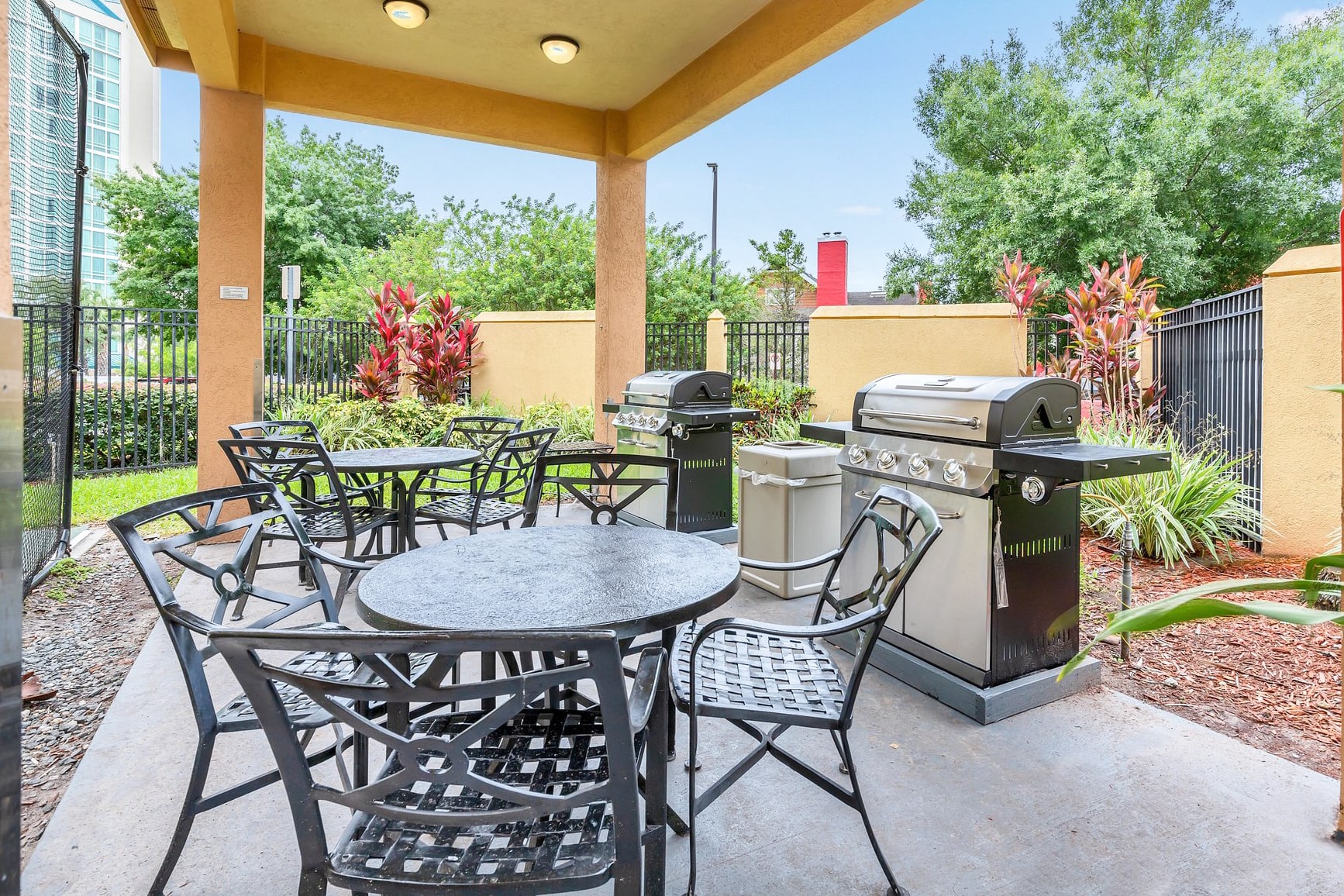 1BR 2 Queen Suite with Pool Hot Tub Arcade near Universal Disney | Photo 14