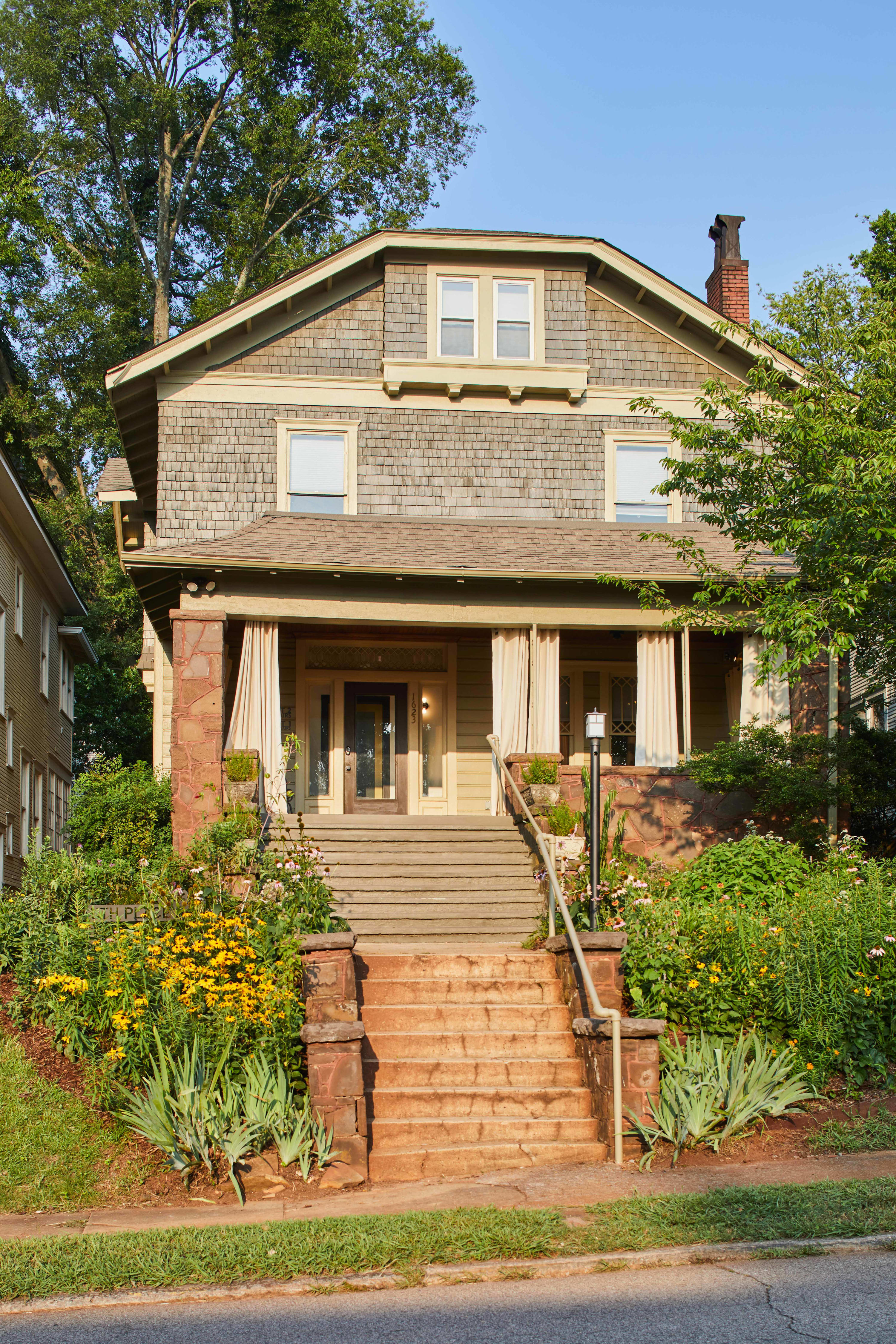 Apt2Charles - AMAZING Outdoors, Dog-Friendly - Picture 2