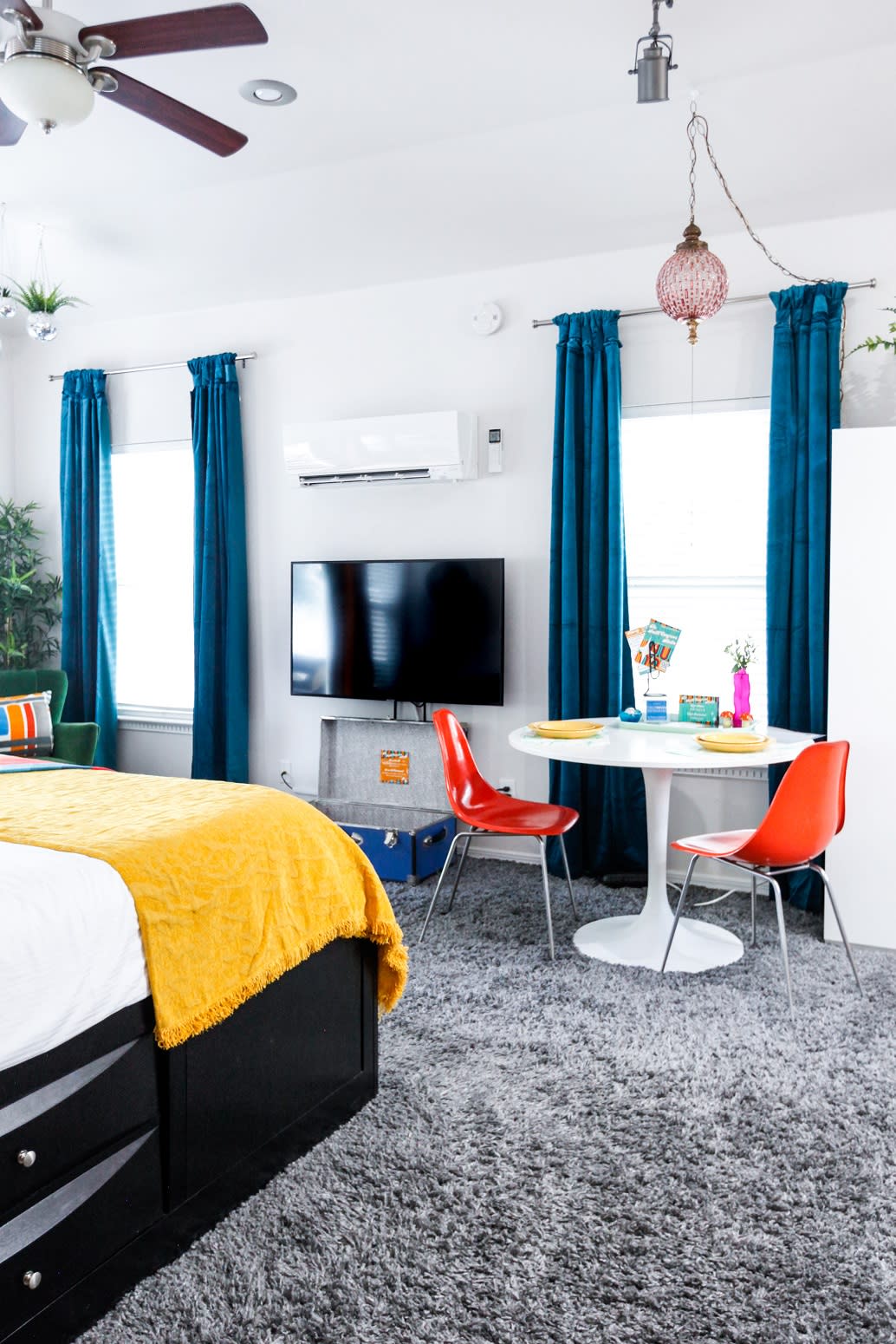 Bright, Retro Charm | South Congress Studio