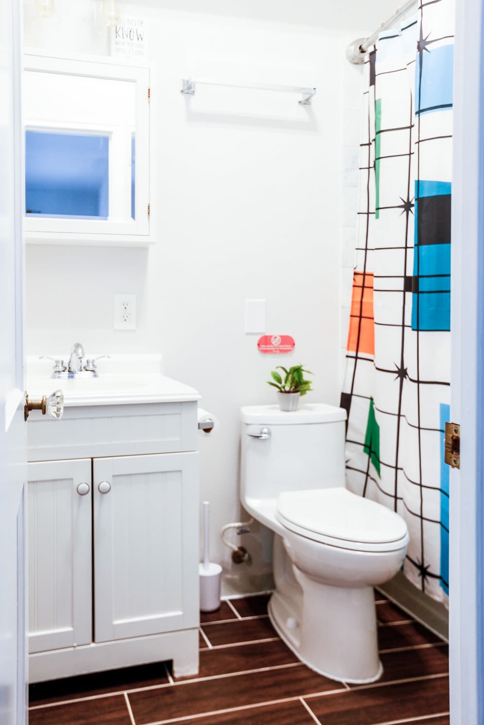 Bright, Retro Charm | South Congress Studio