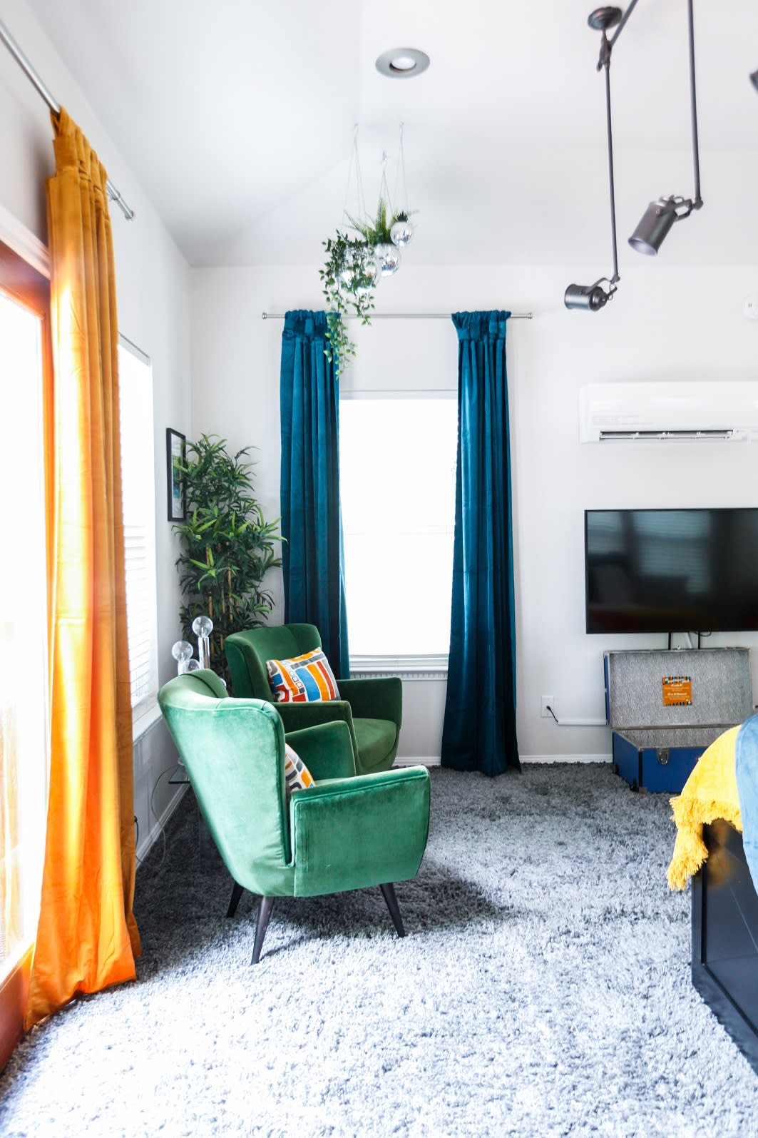 Bright, Retro Charm | South Congress Studio